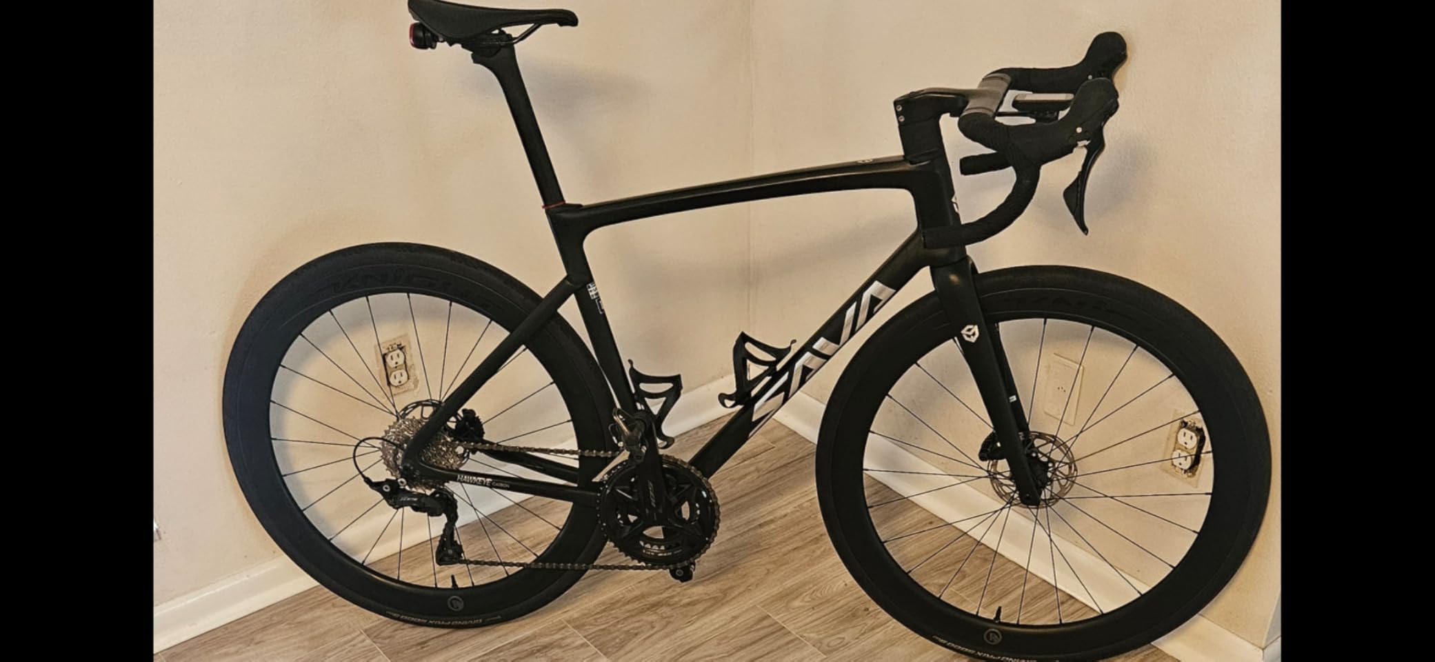 SAVADECK Carbon Road Bike, Lightweight Full Carbon Racing Bicycle with Shimano 105 R7120 24S Shift Groupset and Hydraulic Oil Disc Brake Bike customer photo 2