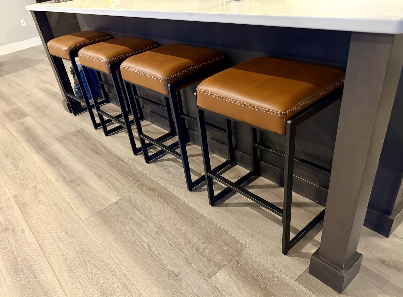 VASAGLE Bar Stools Set of 2, Counter Height, PU Leather, 26-Inch | Mid-Century Modern Bar Stool with Stitching, Kitchen, Home Bar, Dining Room, Caramel Brown, EKHO Collection ULBC086K01 customer photo 2