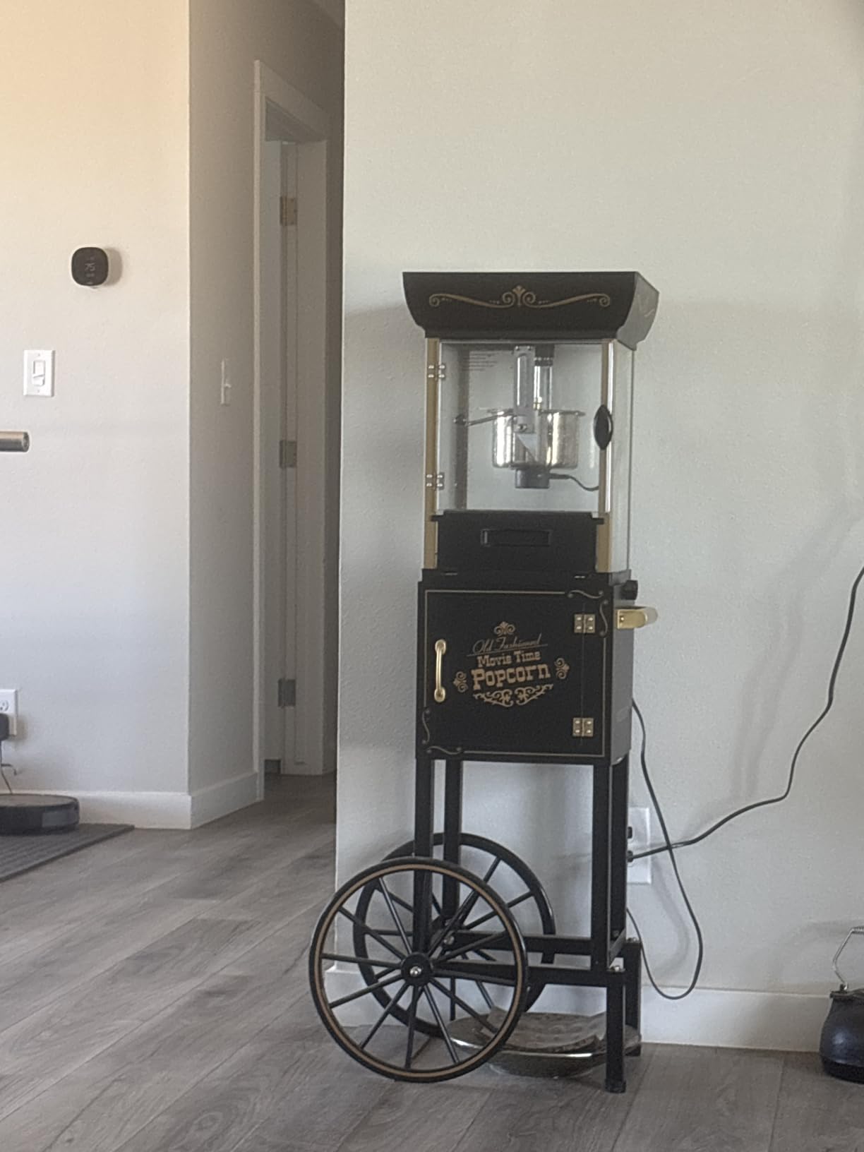 Nostalgia Popcorn Maker Machine - Vintage Theater Style Popcorn Cart With 2.5oz Stainless Steel Kettle, Makes Up To 10 Cups Easily - Bring Home the Fun with Theater Style Popcorn Machine-Black customer photo 2