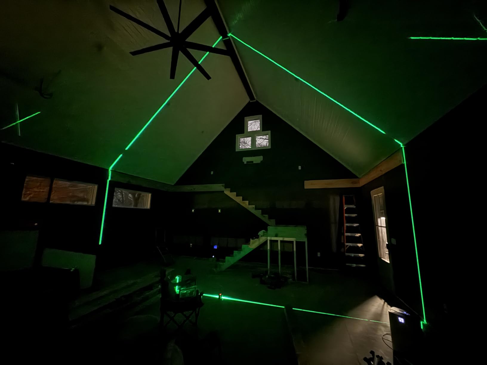 Klein Tools 93CPLG Compact Self-Leveling Laser Level, Bright Green Cross Line 360-Degree Laser Planes customer photo 1