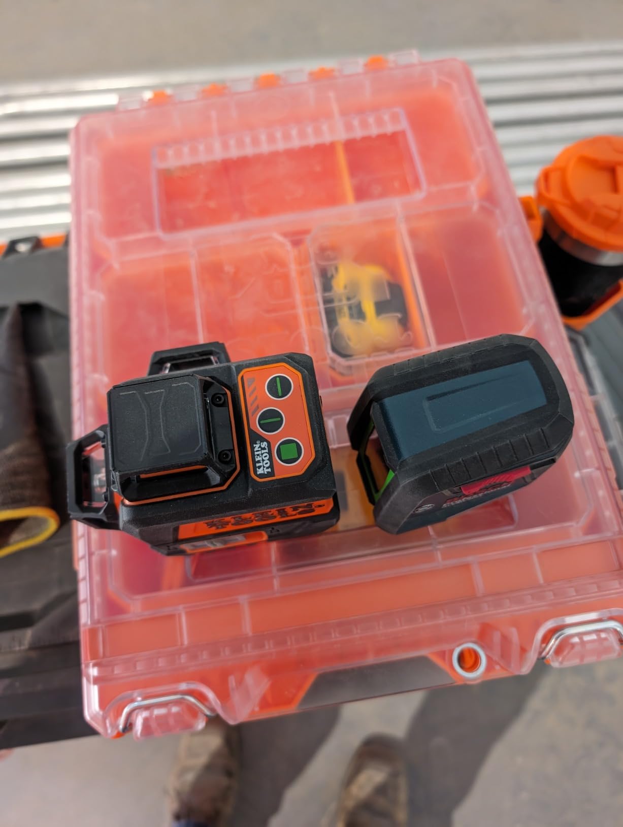 Klein Tools 93CPLG Compact Self-Leveling Laser Level, Bright Green Cross Line 360-Degree Laser Planes customer photo 2