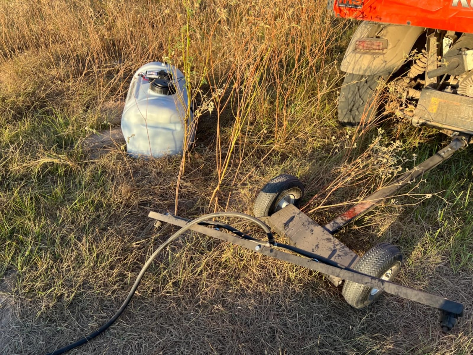 25 Gallon Pull-Behind Trailer Broadcast Sprayer - 1.1GPM, 7' Swath customer photo 1