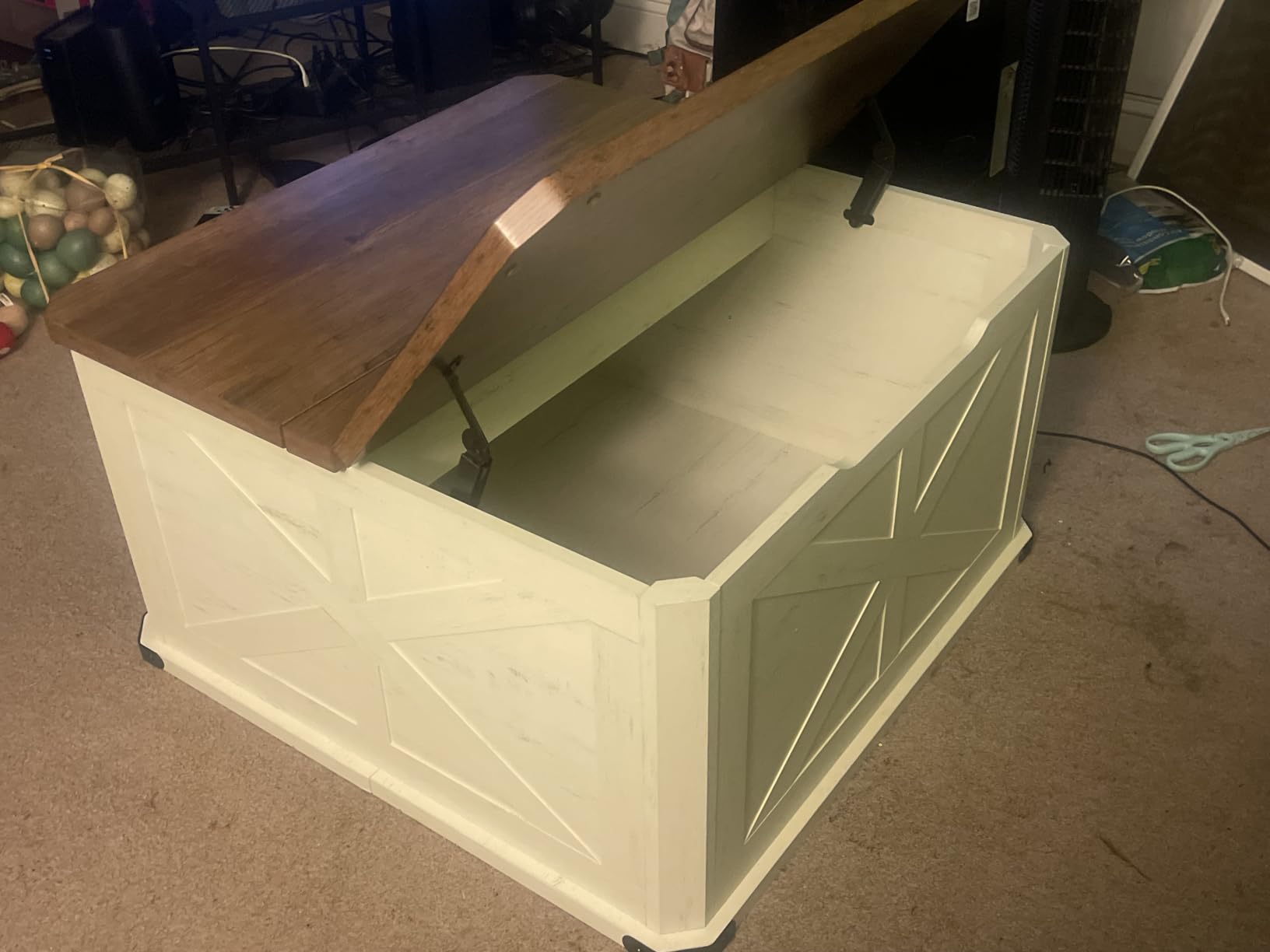 VASAGLE Farmhouse Coffee Table with Storage, Flip-Top Lids | Square Coffee Table for Living Room, with Hidden Compartment, Honey Brown and Rustic White, LIRY Collection ULCT232W73 customer photo 2