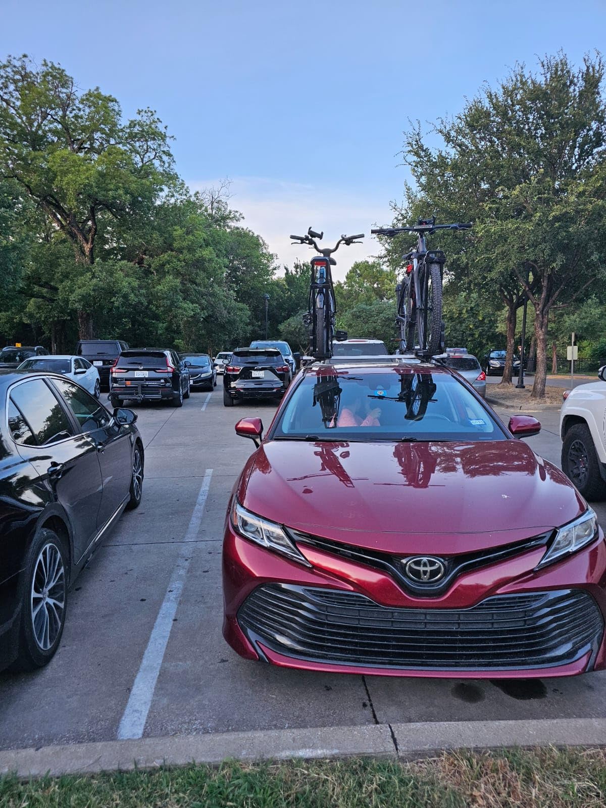 TOOENJOY Rooftop Bike Rack for Car SUV, Upright Roof Mount Bicycle Rack with 2 Arms for Movable Crossbar, 2 Bike Carrier customer photo 1