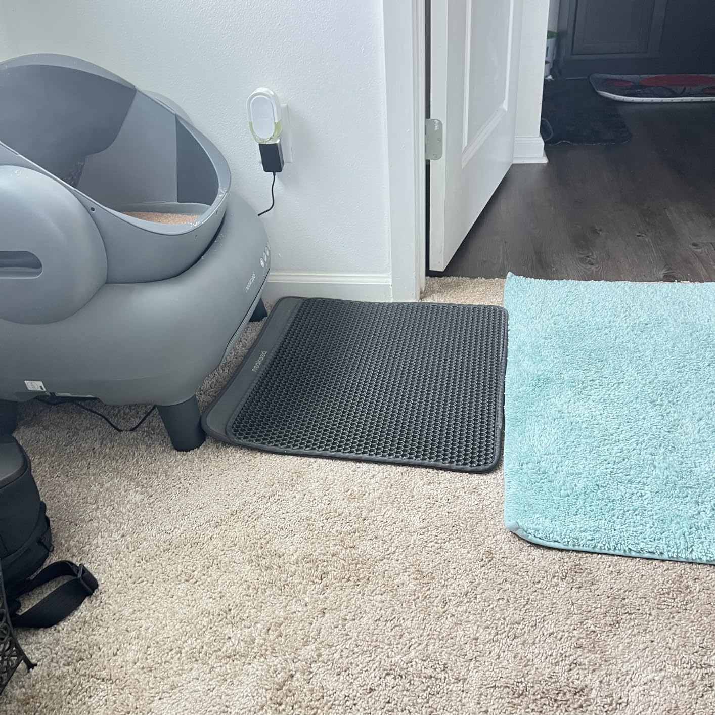 Neakasa M1 Plus Automatic Cat Litter Box with 2-Year Protection Plan, For Cats Up to 33lbs & Multi-Cat Homes, App Control, 360° Safety, Odor Seal & Leak Guard customer photo 1