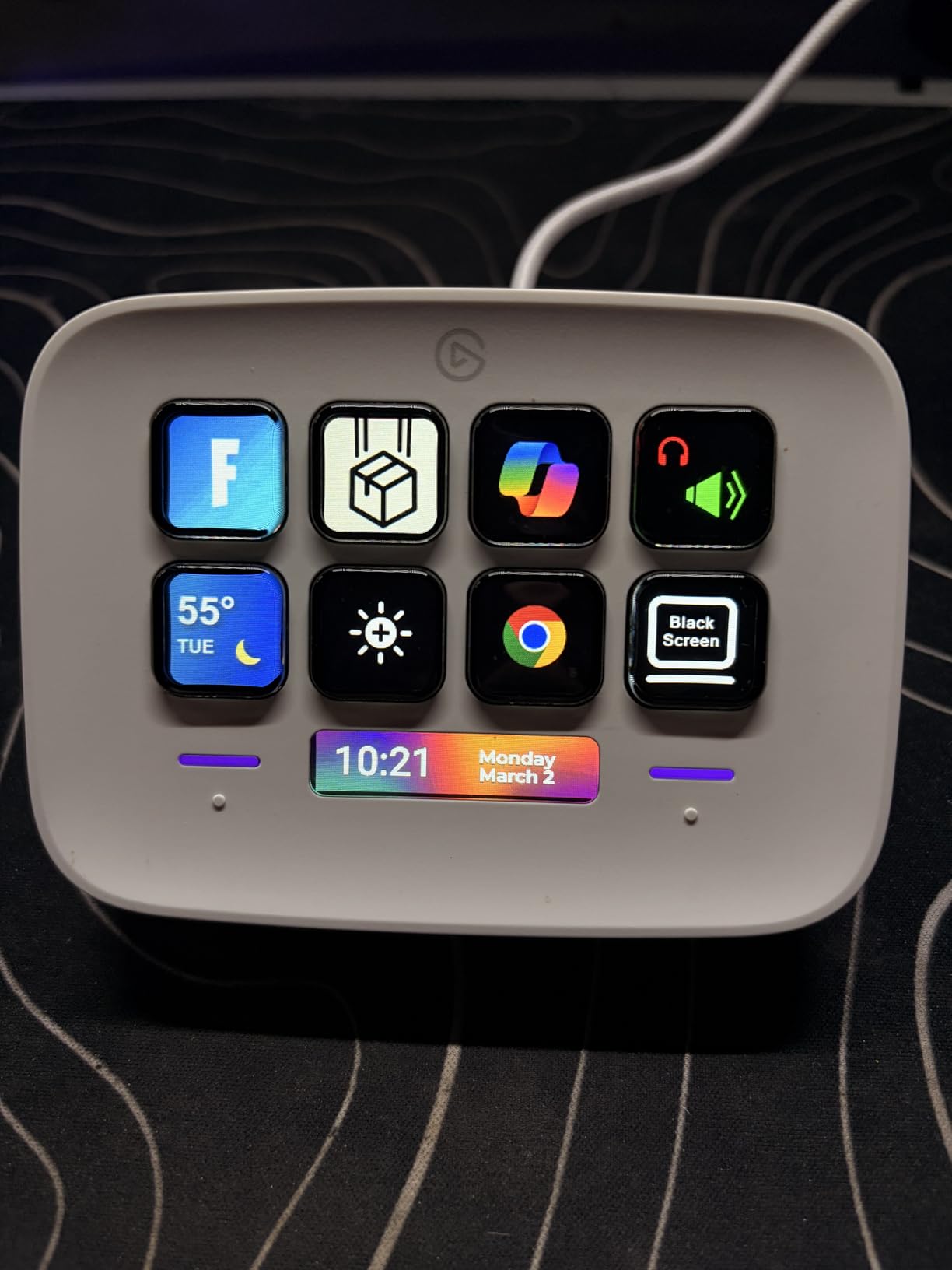 Elgato Stream Deck Neo, 8 Customizable Keys, 2 Touch Points | Automates repetitive tasks, Compatible with Zoom, Teams, Office apps, Smart home control, Zero-plastic packaging customer photo 1