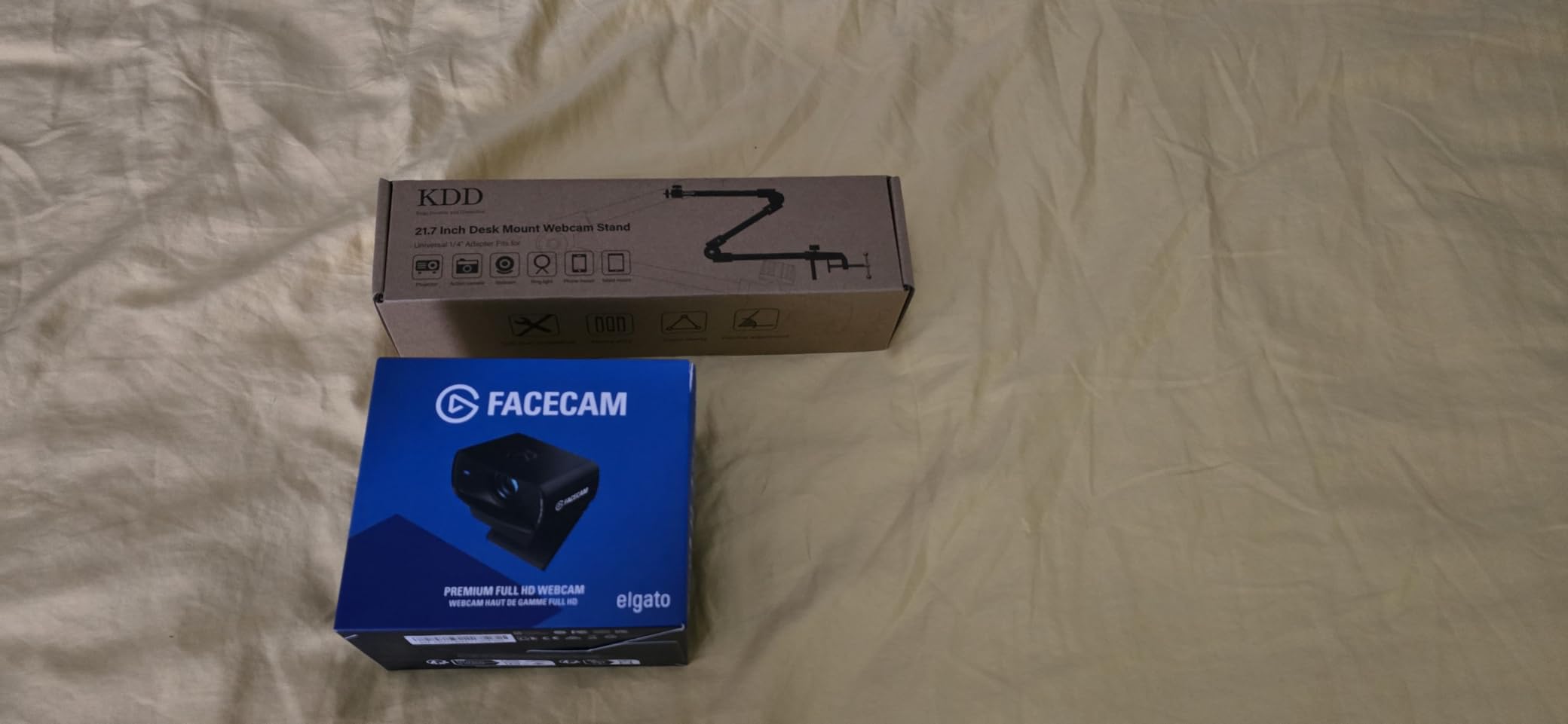 Elgato Facecam MK.2, Premium Full HD Webcam, HDR customer photo 2