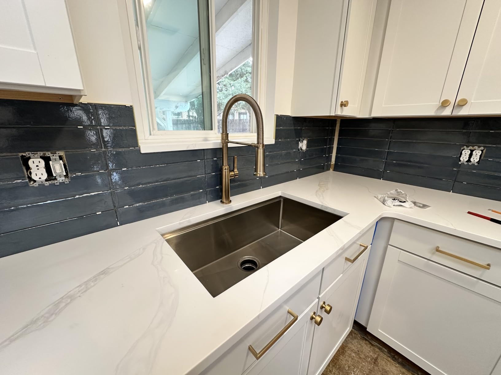 Delta Rhett Pro Style Commercial Kitchen Faucet with Pull Down Sprayer 18829-DST customer photo 1