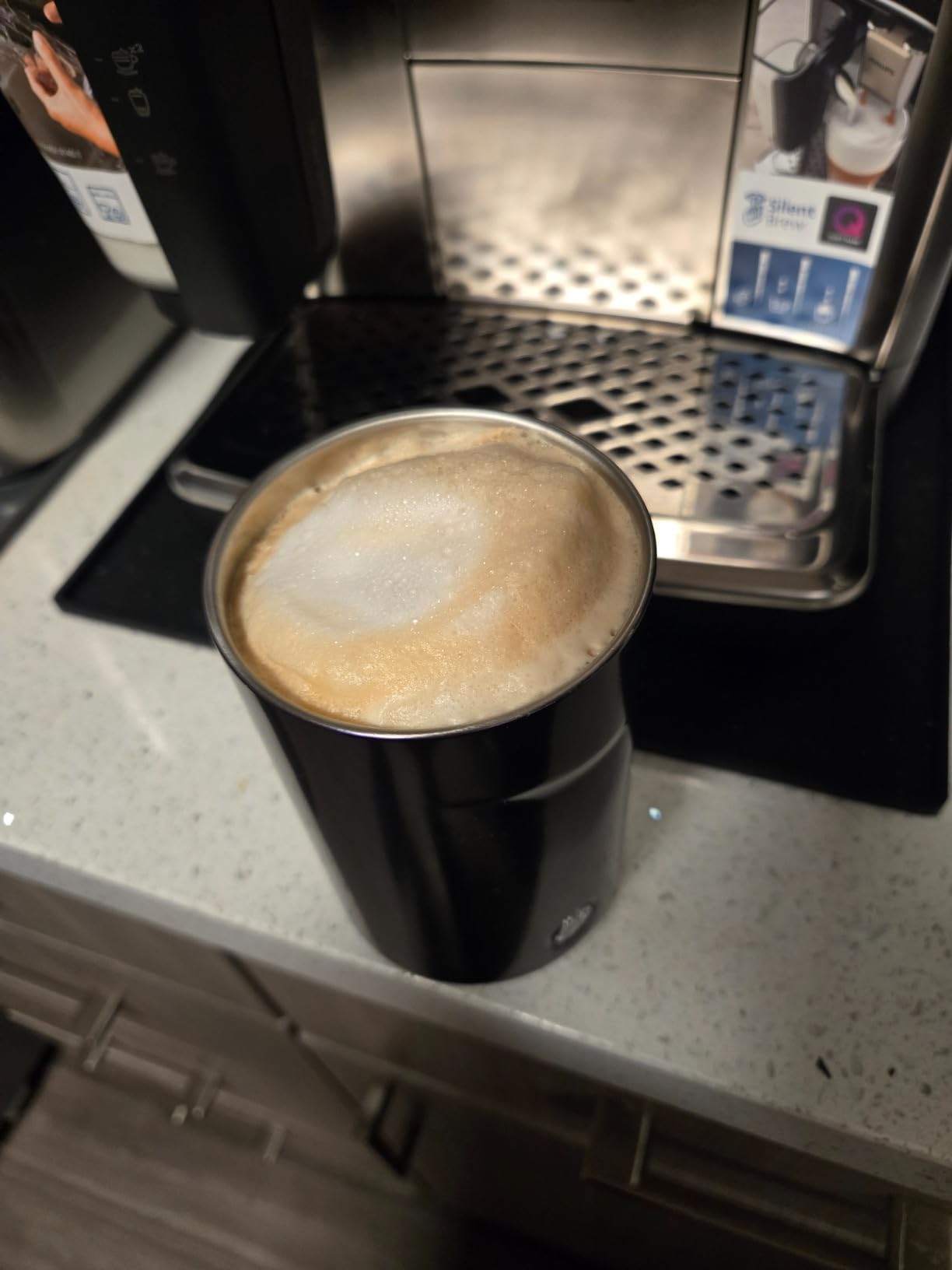 Philips 4400 Series Fully Automatic Espresso Machine, LatteGo Milk System, Integrated Grinder, 12 Hot & Iced Coffee Pre-Sets customer photo 1