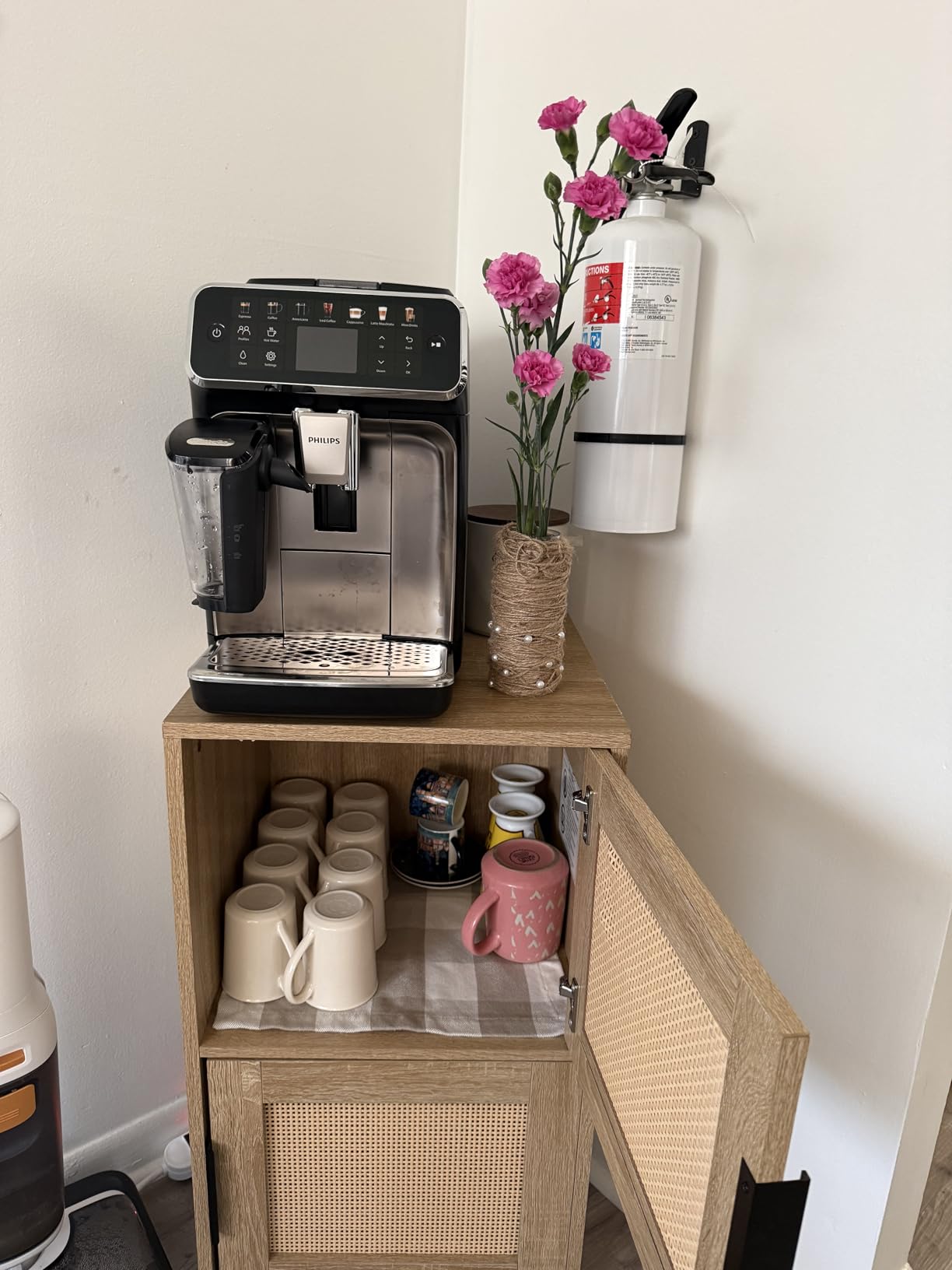 Philips 4400 Series Fully Automatic Espresso Machine, LatteGo Milk System, Integrated Grinder, 12 Hot & Iced Coffee Pre-Sets customer photo 2