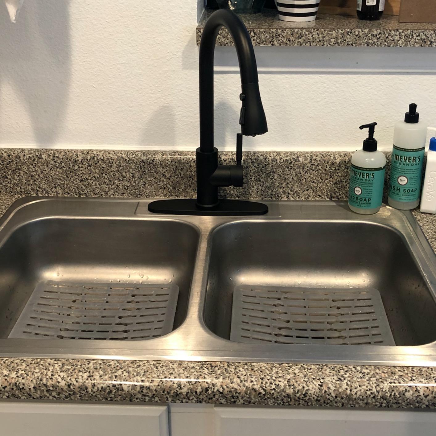 Arofa Touchless Kitchen Faucet, Motion Sensor, Pull-Down, Brushed Nickel | Touchless, Motion Sensor, Pull-Down Sprayer, Single Handle, Brushed Nickel, Stainless Steel, Kitchen Sink customer photo 2