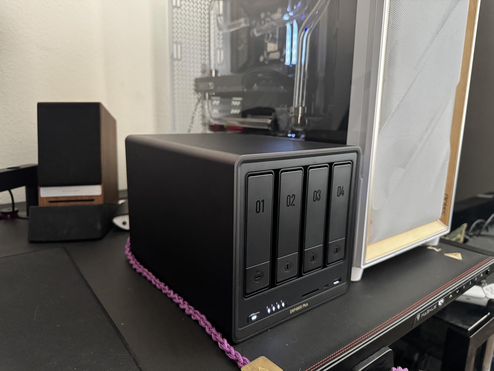 UGREEN NAS DXP4800 Plus 4-Bay NAS, Intel Pentium Gold 8505 5-Core CPU | 8GB DDR5 RAM, Built-in 128G SSD, 1x 10GbE, 1x 2.5GbE, 2x M.2 NVMe Slots, 4K HDMI customer photo 1