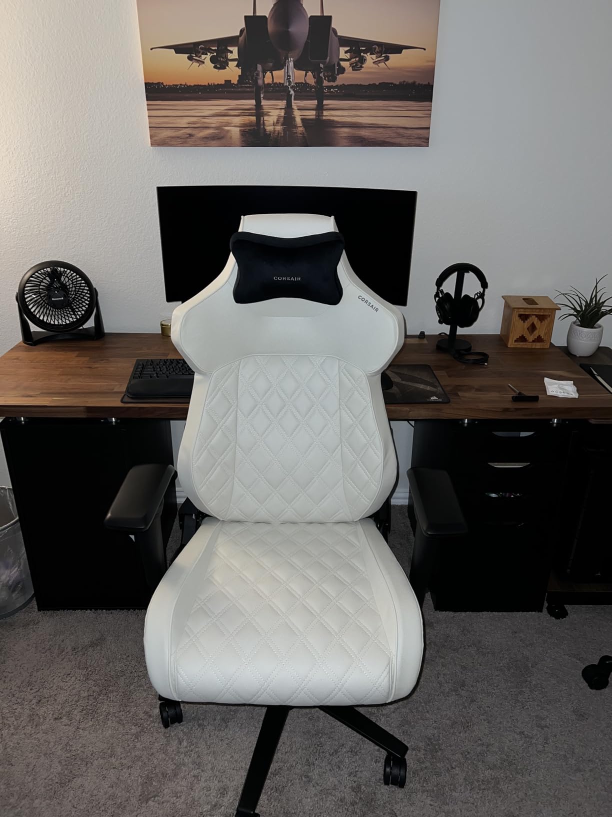 Corsair TC500 Luxe Gaming Chair - Premium Breathable Fabric - Wide Seat - Five-Way Adjustable Armrests - Adjustable Built-in Lumbar Support - 90-135 Degree Recline - Sherwood customer photo 1