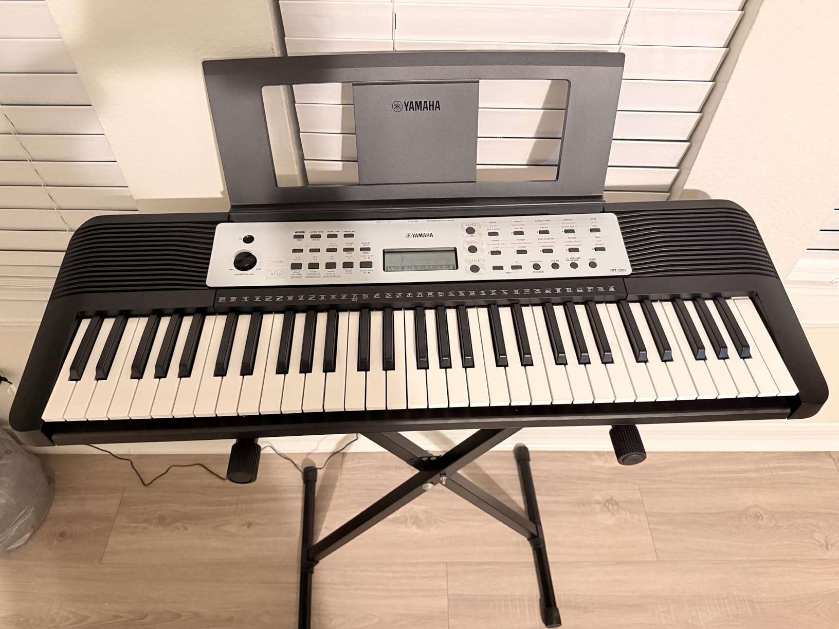 Yamaha 61-Key Portable Keyboard for Beginners with Built-In Songs, Quiz Mode, Music Rest, with Power Adapter YPT280 customer photo 2
