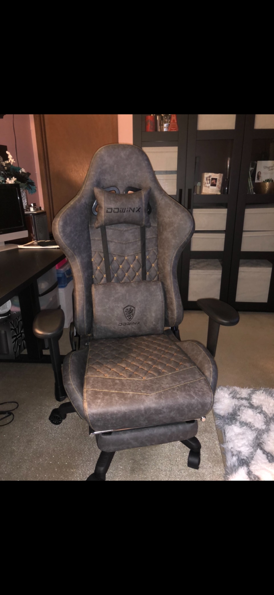 Dowinx Gaming Chair Fabric with Pocket Spring Cushion, Massage Game Chair Cloth with Headrest, Ergonomic Computer Chair with Footrest 290LBS, Black customer photo 1