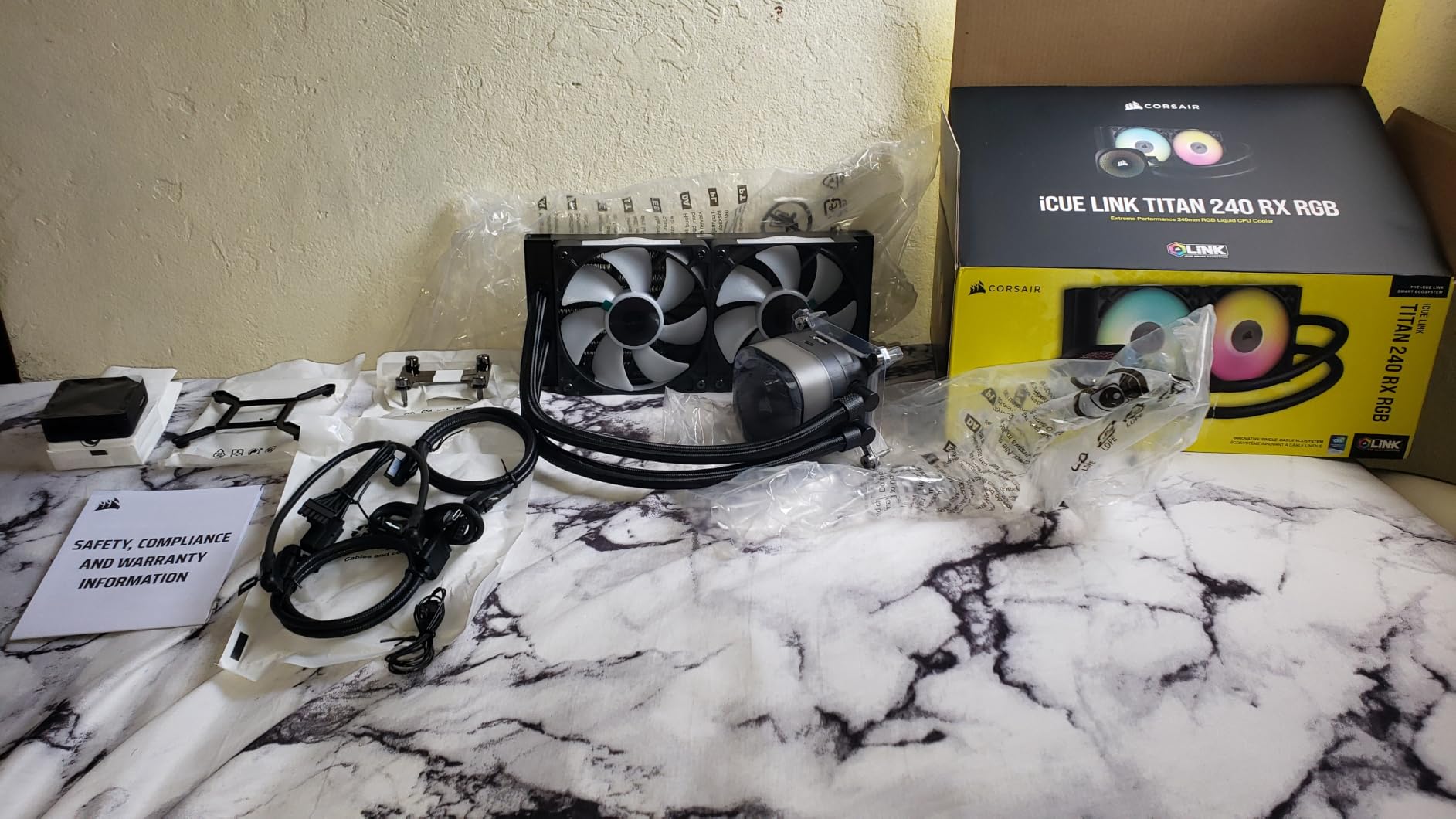 CORSAIR iCUE Link Titan 240 RX RGB Liquid CPU Cooler - 240mm AIO - Low-Noise - FlowDrive Cooling Engine - Intel LGA 1851/1700, AMD AM5/AM4 - 2X RX120 RGB Fans - iCUE Link System Hub Included - Black customer photo 2