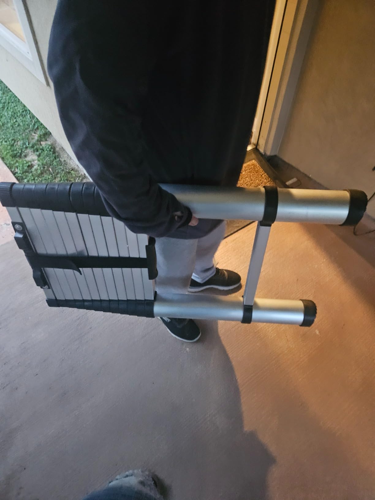 VEVOR Telescoping Ladder 10.5 FT Aluminum Extension Step Multi-Purpose | 375 LBS Capacity, One-Button Retraction, Collapsible & Portable Compact with Non-Slip Feet for Home, RV, Loft, ANSI Listed customer photo 2