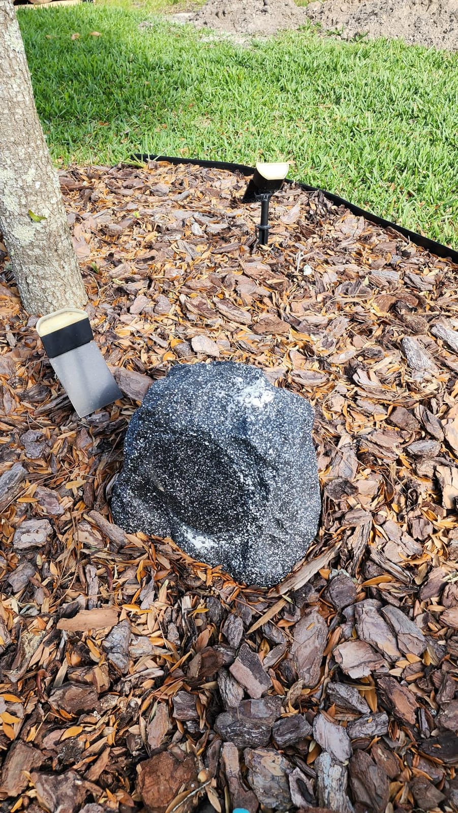 STUDIOFINIX Outdoor Rock Speakers Waterproof, 400 Watt 6.5 Inch Superior Timbre IPX7 Weatherproof,Design for Garden,Patio,Pool,Deck,BBQ (Pair) customer photo 1