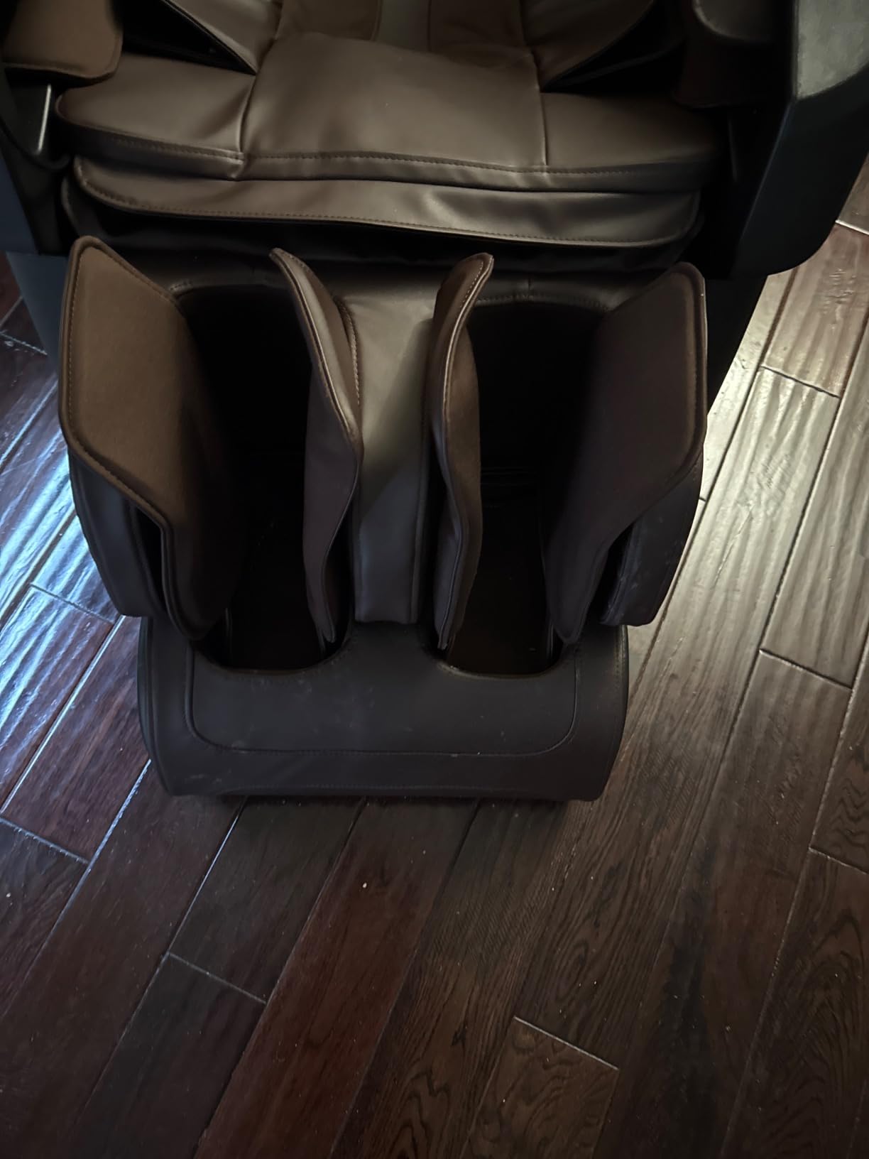 VEVOR Full Body Massage Chair, SL-Track Zero Gravity Massage Recliner, 3D Shiatsu, Body Scan, Heating, Bluetooth Speaker, Airbags for Living Room, Home | 10-18 Auto Modes, Lumbar Heating, Airbags, Bluetooth Speaker, Touchscreen Control, Adjustable Width, for Home and Office Use customer photo 1