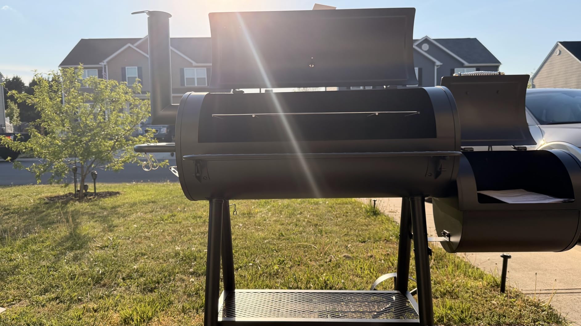 Sophia & William Vertical Offset Charcoal Smoker 961 SQ.IN. Cooking Area | Extra Large Heavy-Duty Outdoor BBQ Gill Offset Smoker with Warming Tray, Push-out Ash Tray for Outdoor Cooking, Black customer photo 2
