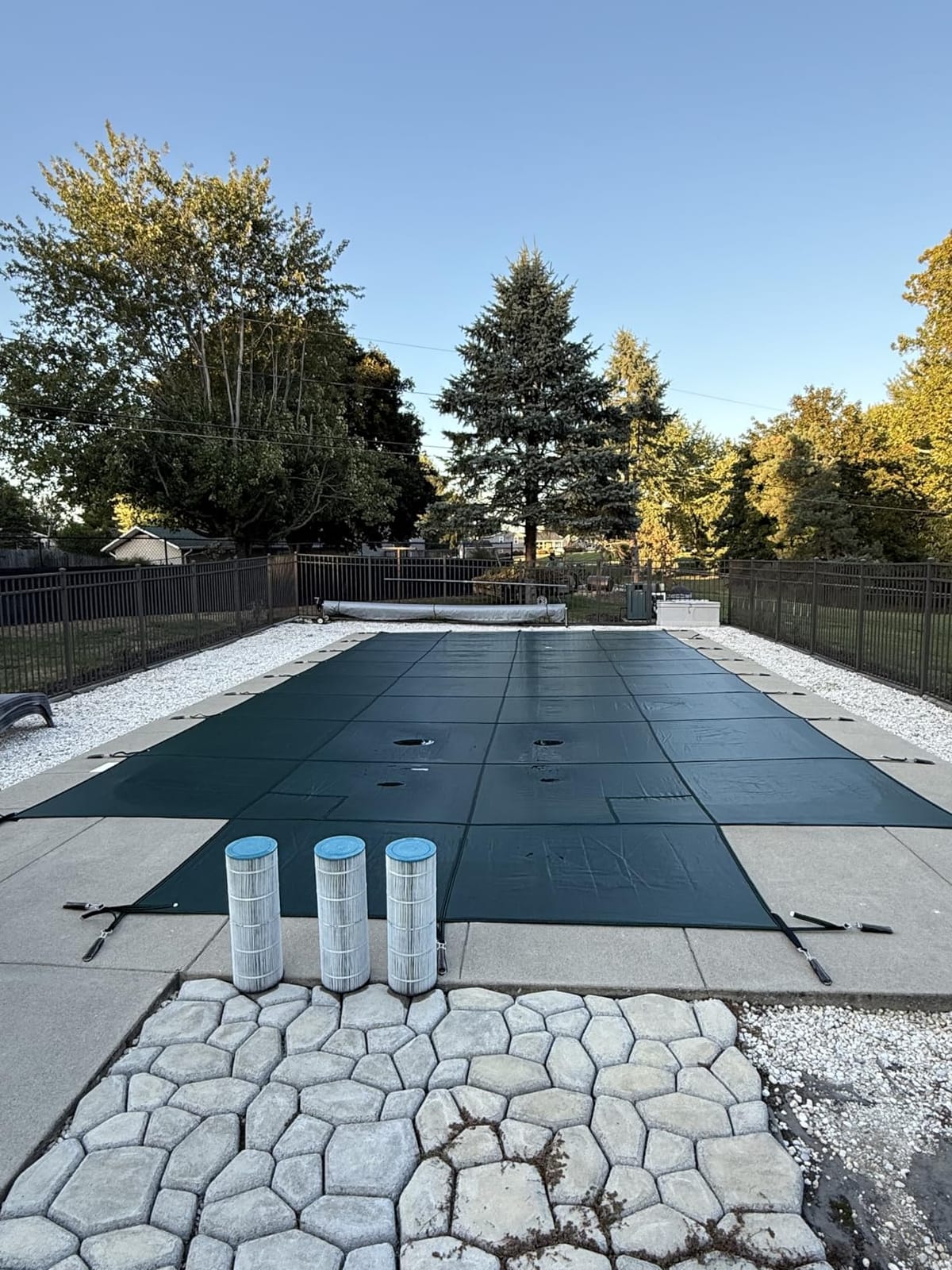 VEVOR Pool Safety Cover, Fits 16x32ft Rectangular Inground Winter Swimming Pools, with 4x8ft Center End Step, Triple Stitched, High Strength Mesh PP, Great Rain Permeability, Installation Hardware customer photo 2