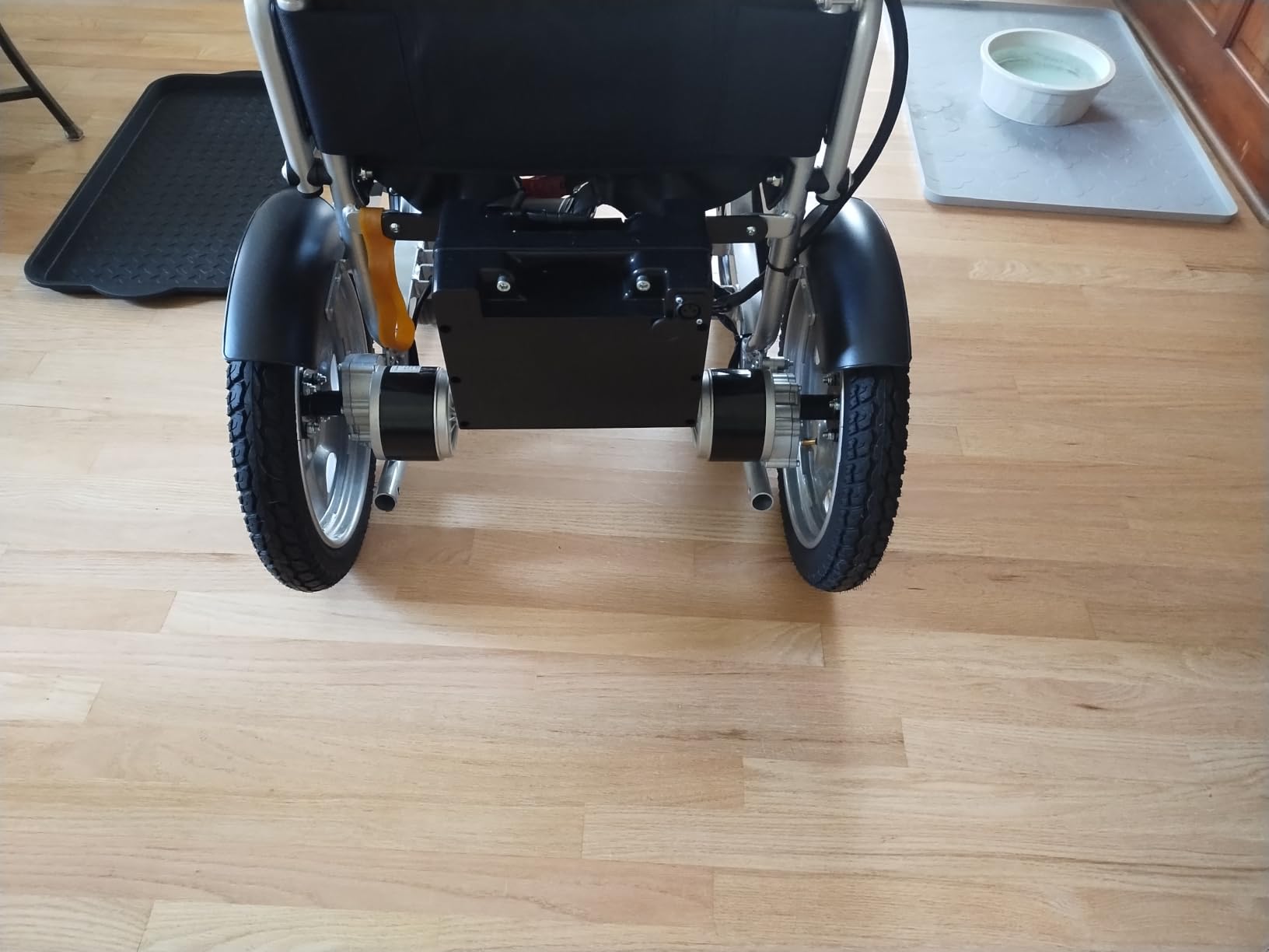 400LB Capacity Heavy-Duty Electric Wheelchair for Adults, Seniors | 20inch Extra Wide Seat, 500w Dual Motors, FSA&HSA Eligible, 15 Miles Long Travel Range, Foldable, All Terrain, Indoor&Outdoor Use customer photo 2