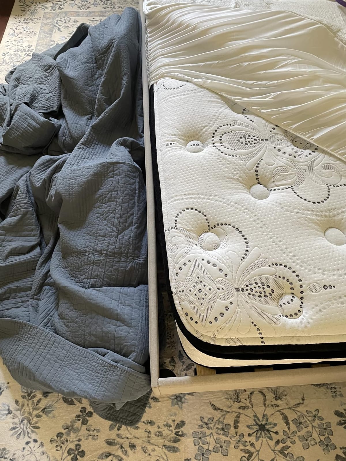 Signature Design by Ashley 12 Inch Hybrid Mattress Queen customer photo 1