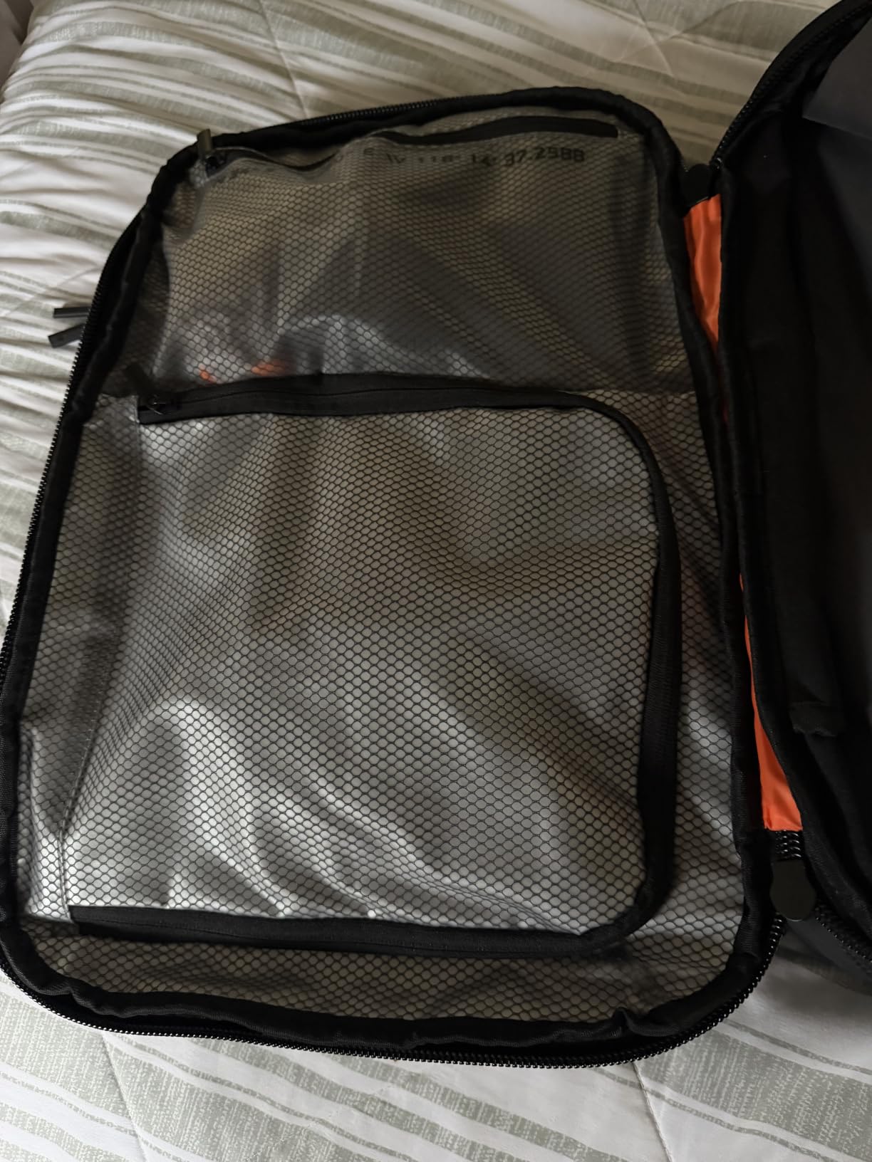 BlackVoyage Vortex Vacuum Seal Travel Backpack 60L Expandable Air Compression System Water Resistant TSA Lock Carry-On customer photo 1