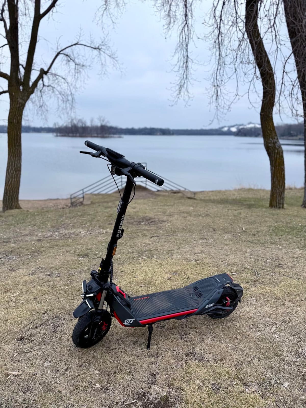 Segway ZT3 Pro Electric Scooter, Up to 24.9 MPH, 43.5-Mile Range, Dual Suspension, Flash Charge, 1600W Peak Motor, Off-Road Scooter for Adults UL Certified customer photo 2
