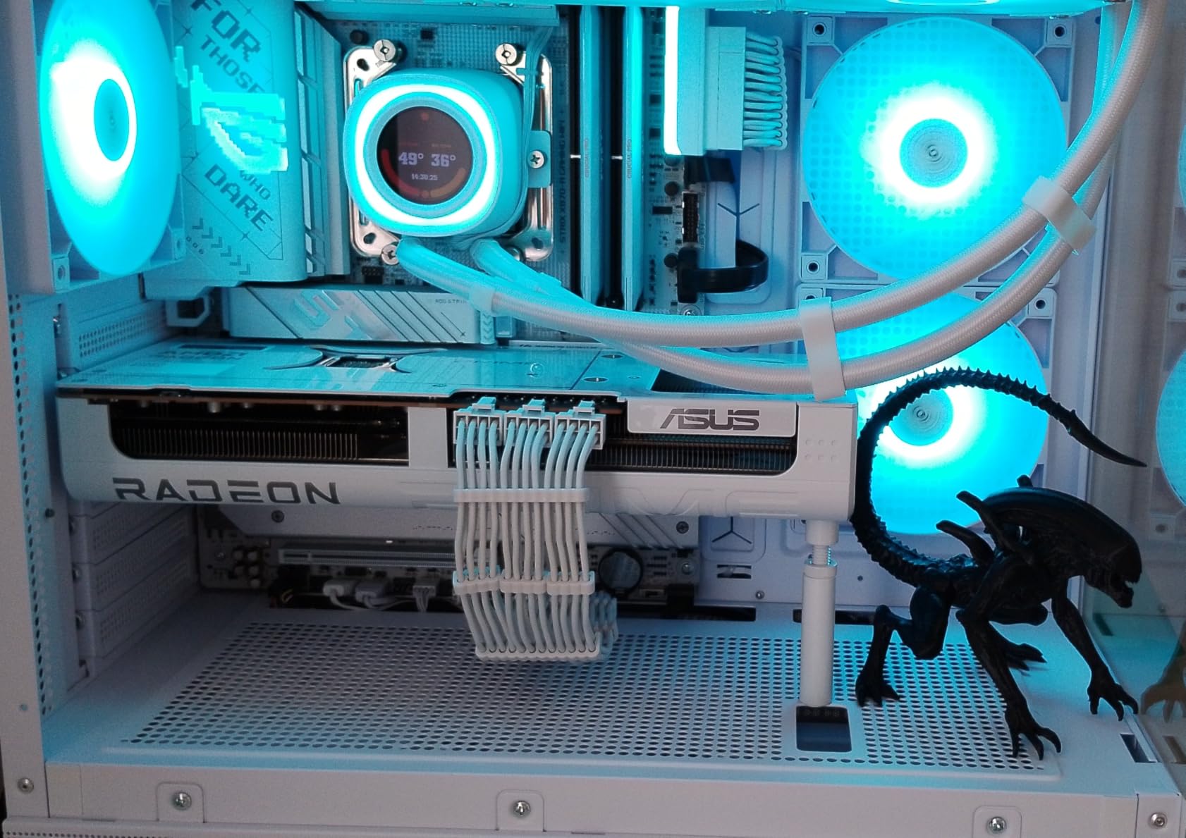 ROG Strix X870-A Gaming WiFi AMD AM5 X870 ATX Motherboard 16+2+2 Power Stages, Dynamic OC Switcher, Core Flex, DDR5 AEMP, WiFi 7, 4X M.2, PCIe 5.0, Q-Release Slim, USB4, AI OCing & Networking customer photo 1