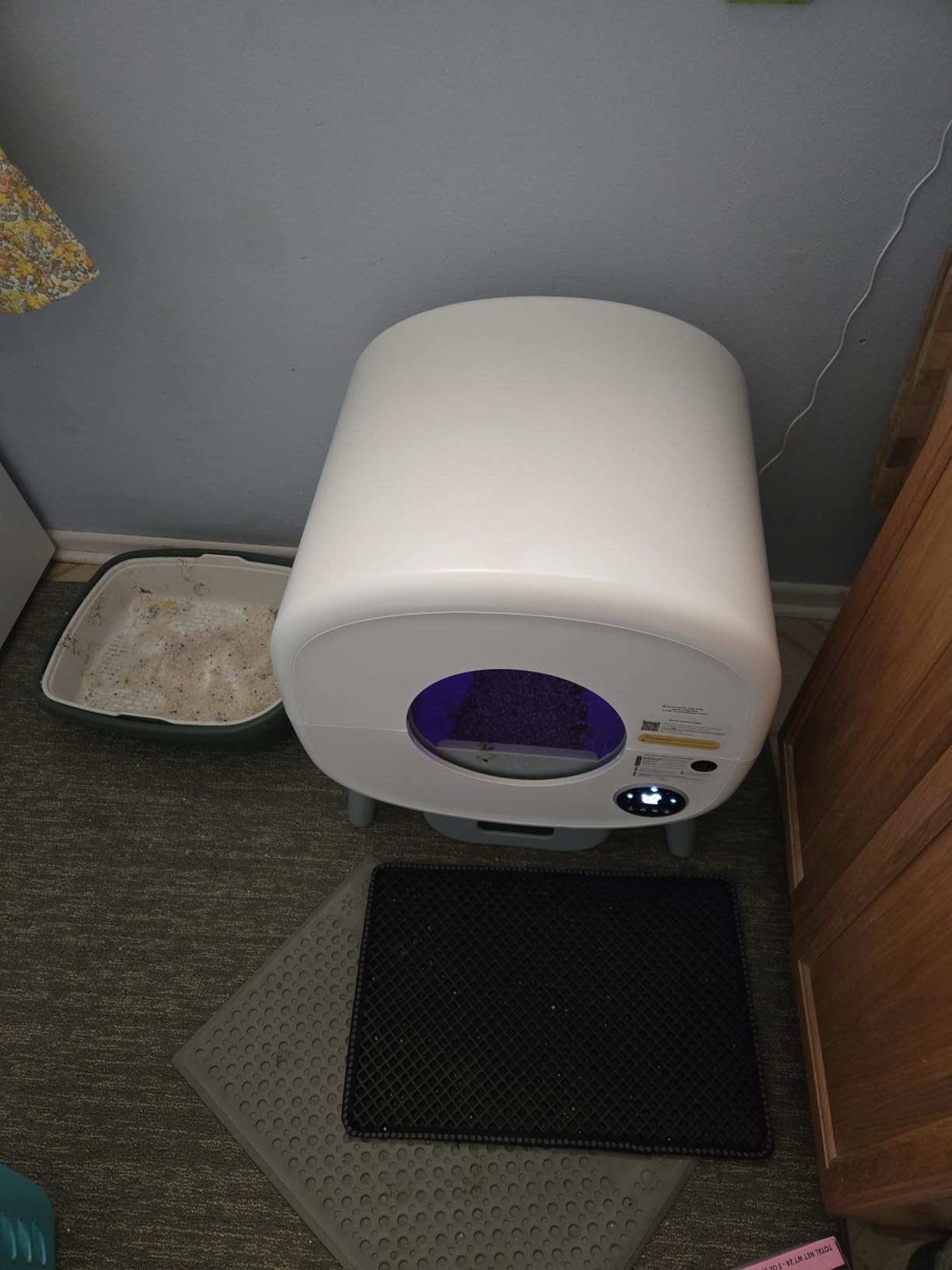 Cumrige Automatic Litter Box, Safety Sensor, App Control, 95L Large Capacity | Detachable waste trays, Self cleaning litter box for Multiple Cats, Safety Protection, 2 Roll Garbage Bags, White & Grey customer photo 2