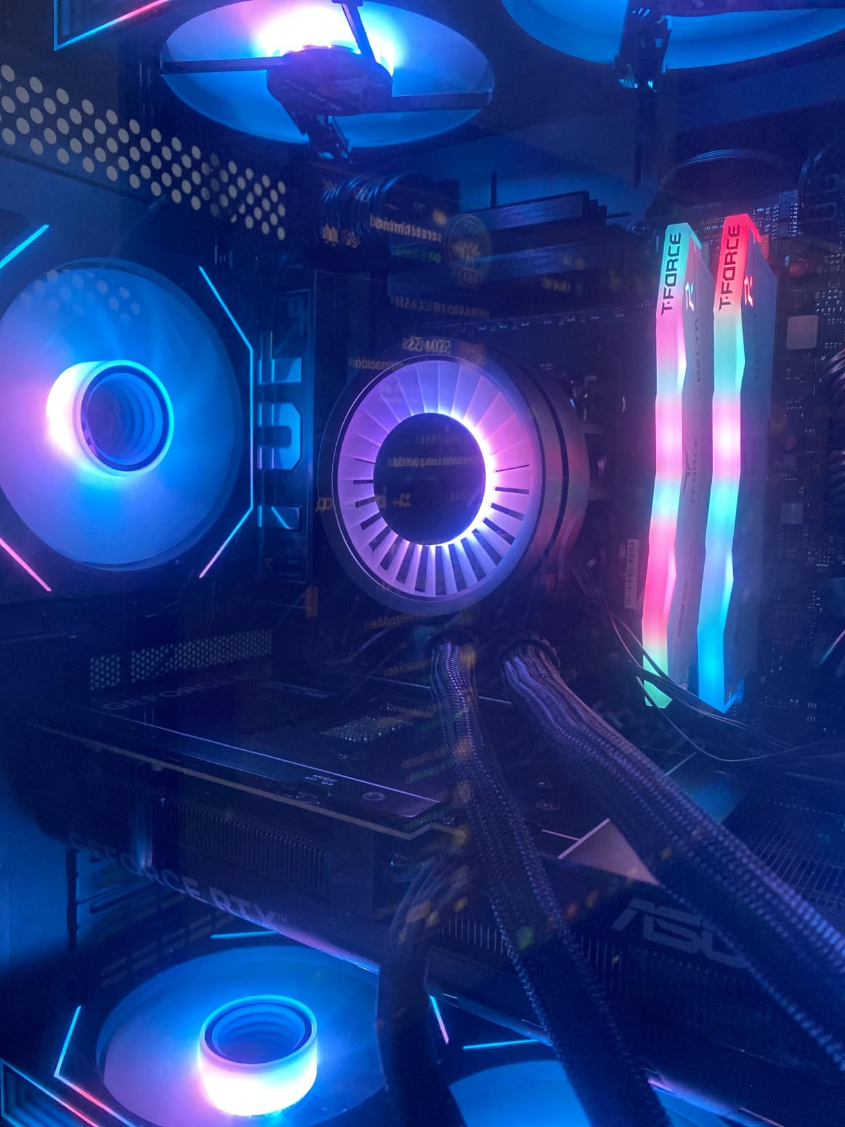ASUS TUF Gaming X870-PLUS WiFi AMD AM5 X870 ATX Motherboard, 16+2+1, 80A SPS Power Stages, DDR5, PCIe 5.0 Ready, Four M.2 Slots, Wi-Fi 7, 2.5Gb LAN, HDMI, USB4 40Gbps, SATA 6 Gbps, USB 20Gbps Type-C customer photo 2