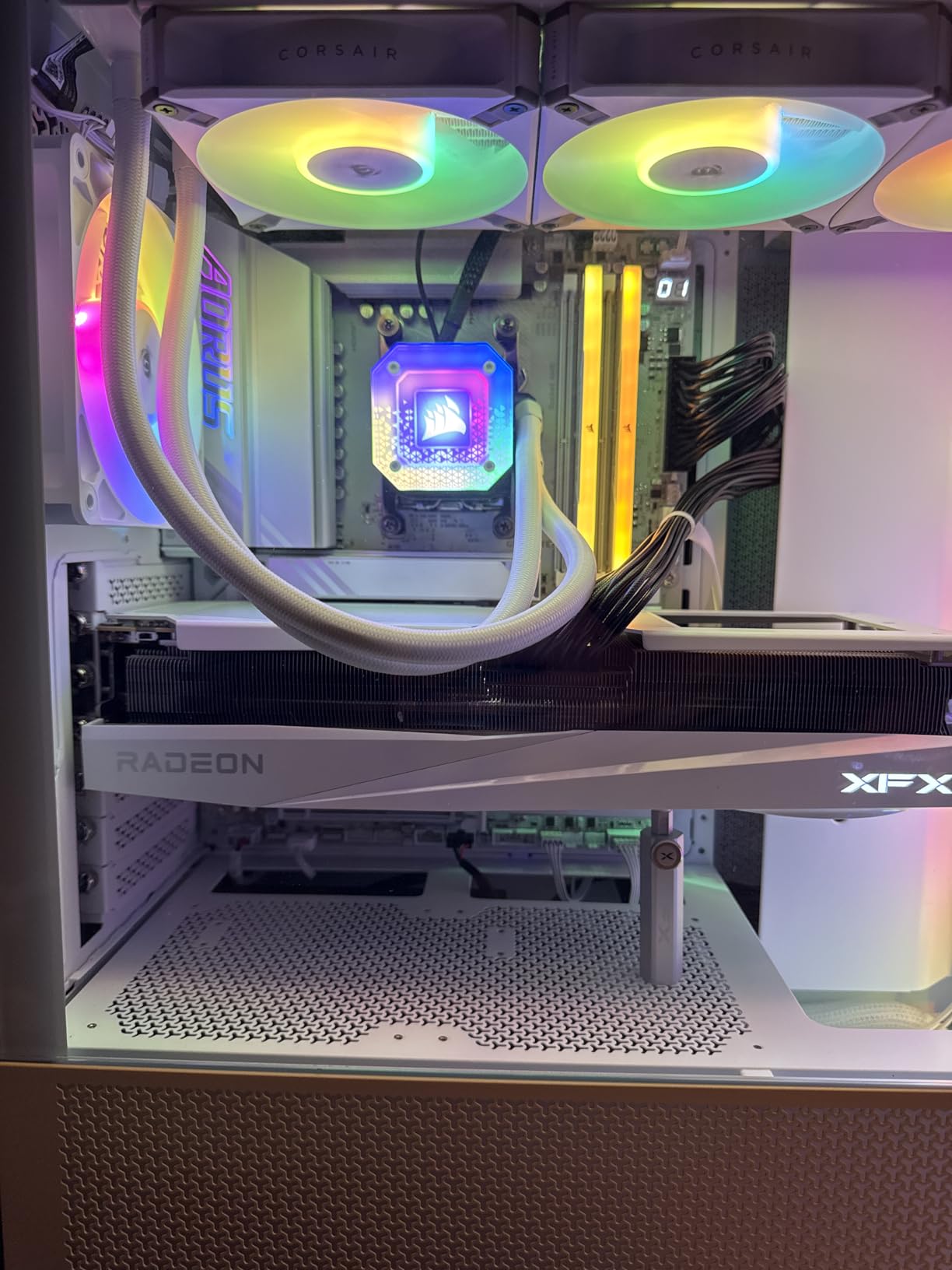 GIGABYTE X870E AORUS PRO ICE AMD AM5 LGA 1718 Motherboard, ATX, DDR5, 4X M.2, PCIe 5.0, USB4, WIFI7, 2.5GbE LAN, EZ-Latch, 5-Year Warranty customer photo 2