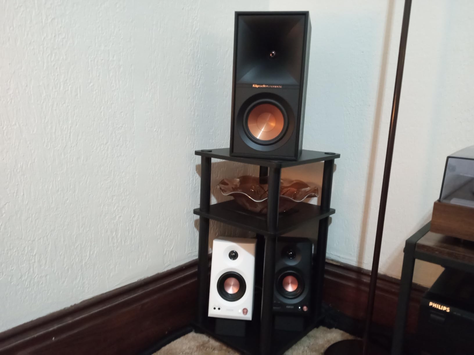 Edifier MR3 Powered Studio Monitor Speakers, Hi-Res Audio Certified Bluetooth V5.4 Active Bookshelf Loudspeakers, 2.0 Computer Speaker with Headphone Output RCA AUX Balanced TRS Input - Black (Pair) customer photo 1