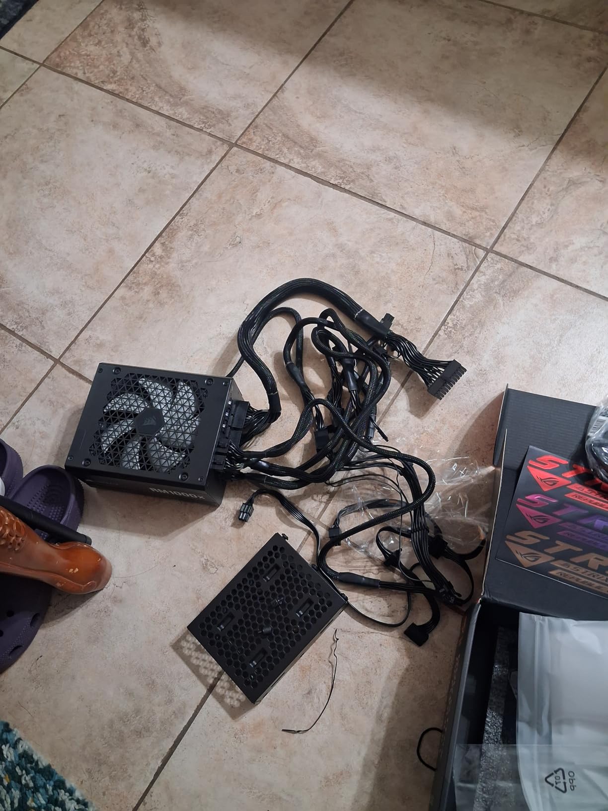 ASUS ROG Strix 1000W Platinum (Fully Modular Power Supply, 80 Plus Platinum Certified, ATX 3.1, Cybenetics Lambda A+, GaN MOSFET, GPU-First Intelligent Voltage Stabilizer, 10-Year Warranty) customer photo 2