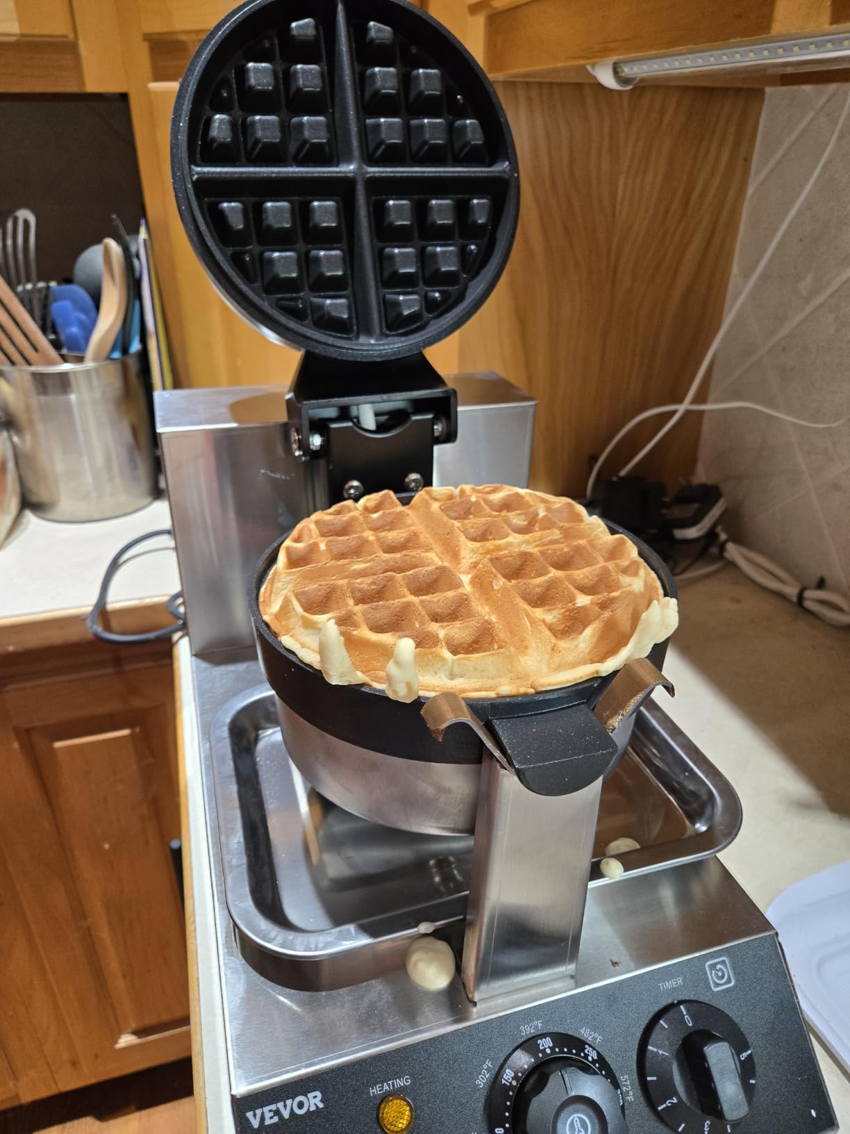 VEVOR Commercial Waffle Maker, 10PCS Rectangle Waffle Baker Machine, 1550W Non-Stick Stainless Steel Belgian Waffle Iron with Temp and Time Control, for Restaurant Bakery Snack Bar customer photo 2