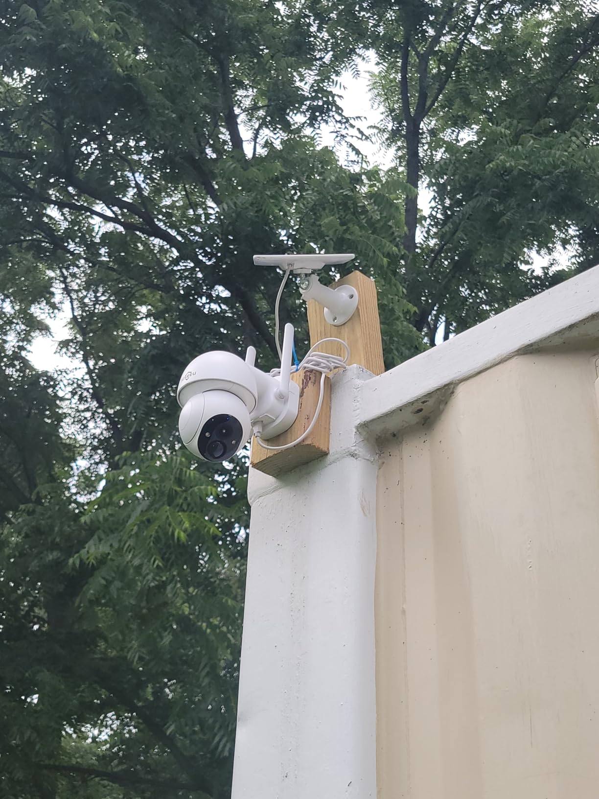 Hiseeu Solar Camera Wireless Outdoor, Home Security Camera System, 500GB HDD | 2.4G & 5G WiFi, Solar-Powered, 4MP, 4 Cam-Kit, Color Night Vision, 360 View, Pan & Tilt, Local Recording, No Subscription customer photo 1