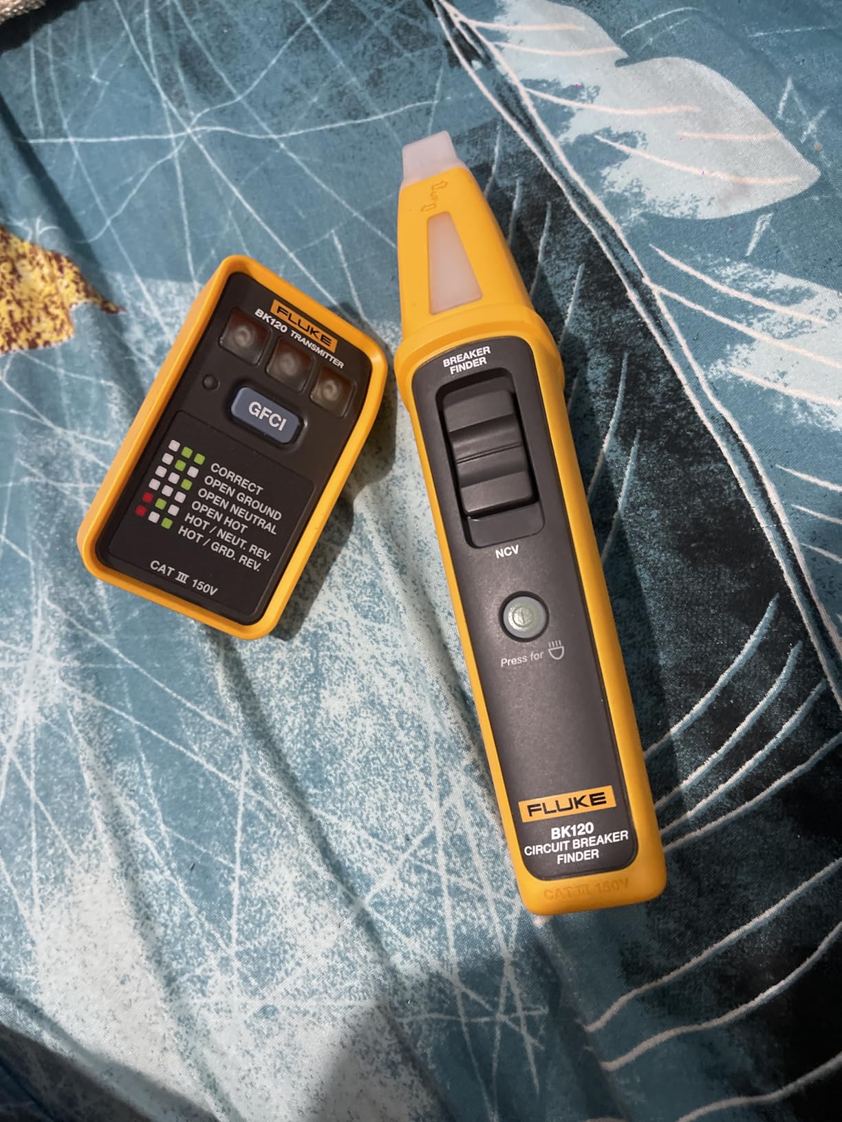 Fluke BK120 SmartTrace Breaker Finder and Socket Tester customer photo 2
