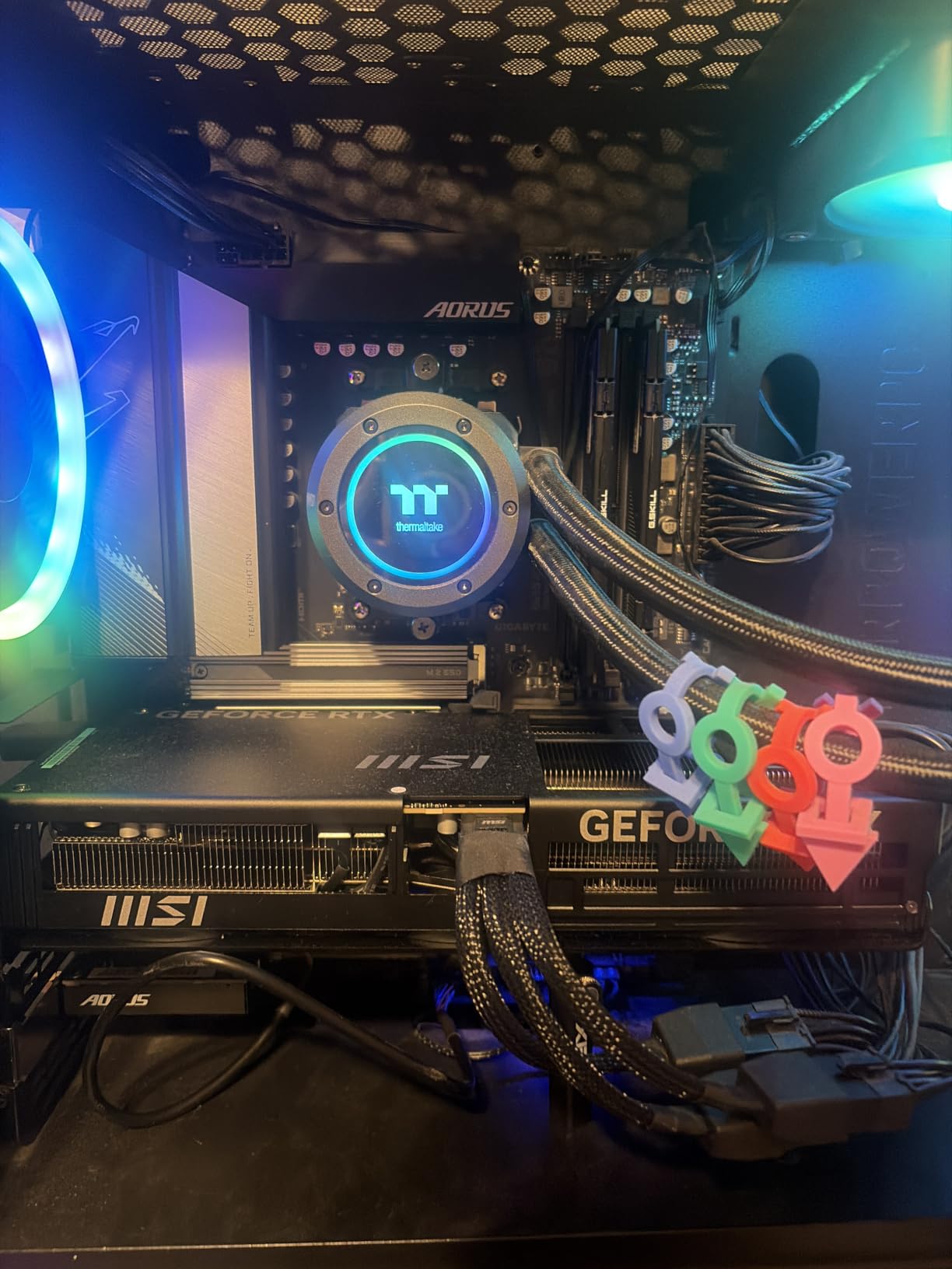 AMD Ryzen 7 9800X3D 8-Core, 16-Thread Desktop Processor customer photo 1