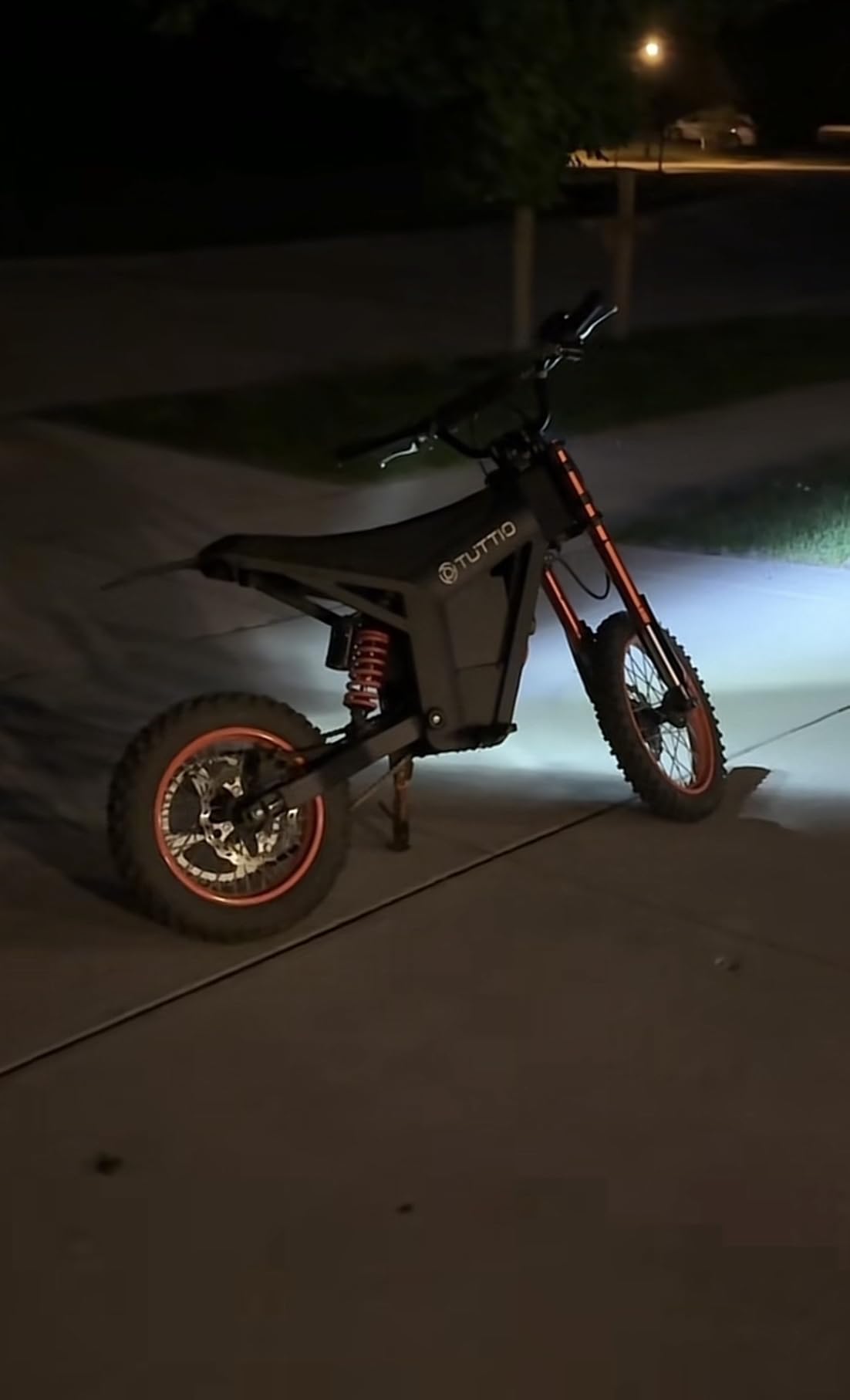 Tuttio Soleil01 Electric Dirt Bike, 40MPH E Dirt Bike for Adults Teens | 3000W Peak Motor, 200NM, 48V 21AH Battery, 14