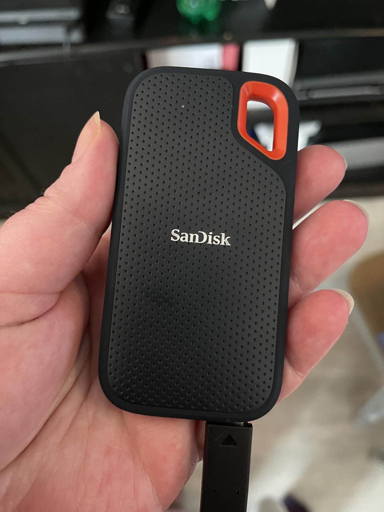 SanDisk 2TB Extreme PRO Portable SSD with USB4, Up to 3800 MB/s Read, USB-C, IP65 customer photo 1