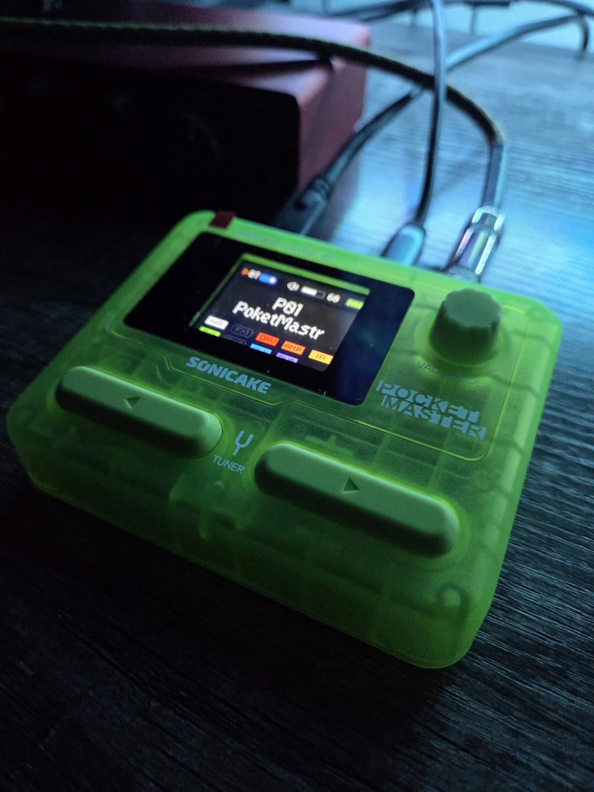 SONICAKE QME-10 Pocket Master - Portable Multi Effects Pedal 100+ Effects | NAM A2/IR Support, Tuner, Amp Modeling, Stereo OTG USB Audio Interface, Rechargeable Guitar/Bass/Acoustic Effects Processor customer photo 2