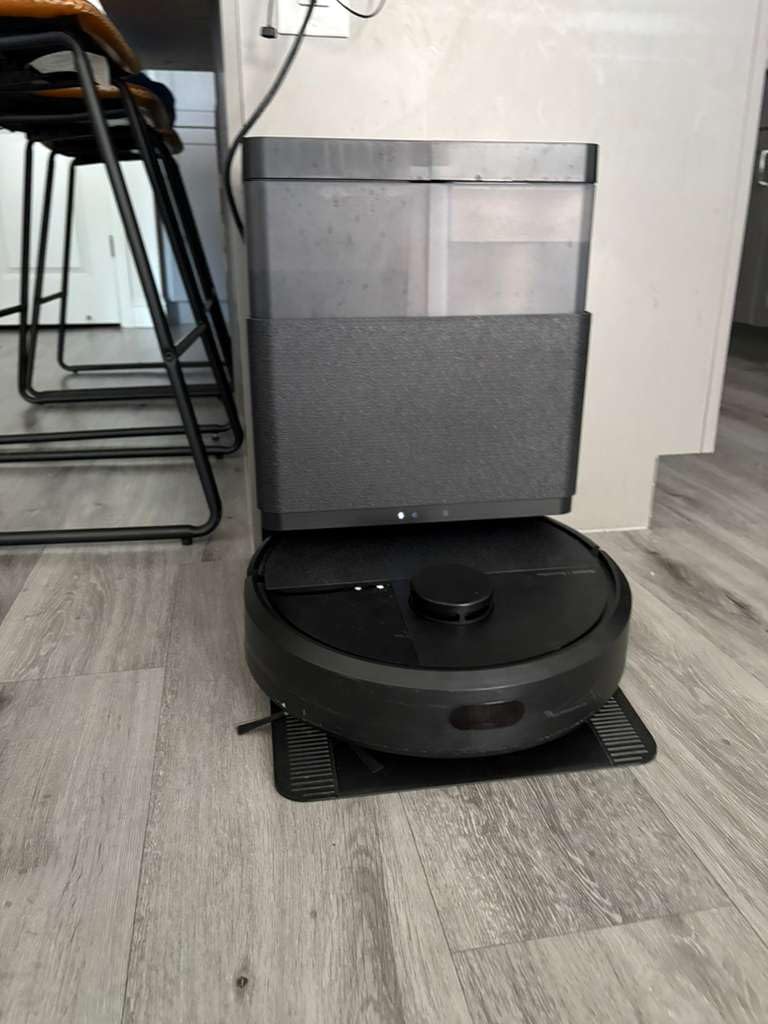 iRobot Roomba Plus 405 (G181) 2in1 Vacuum & Mop Robot with AutoWash Dock - Dual Spinning, Smart & Fast Mapping, Ideal for Pet Hair, Self-Empties 75 Days, Intense Suction, Pad Washing & Drying customer photo 2
