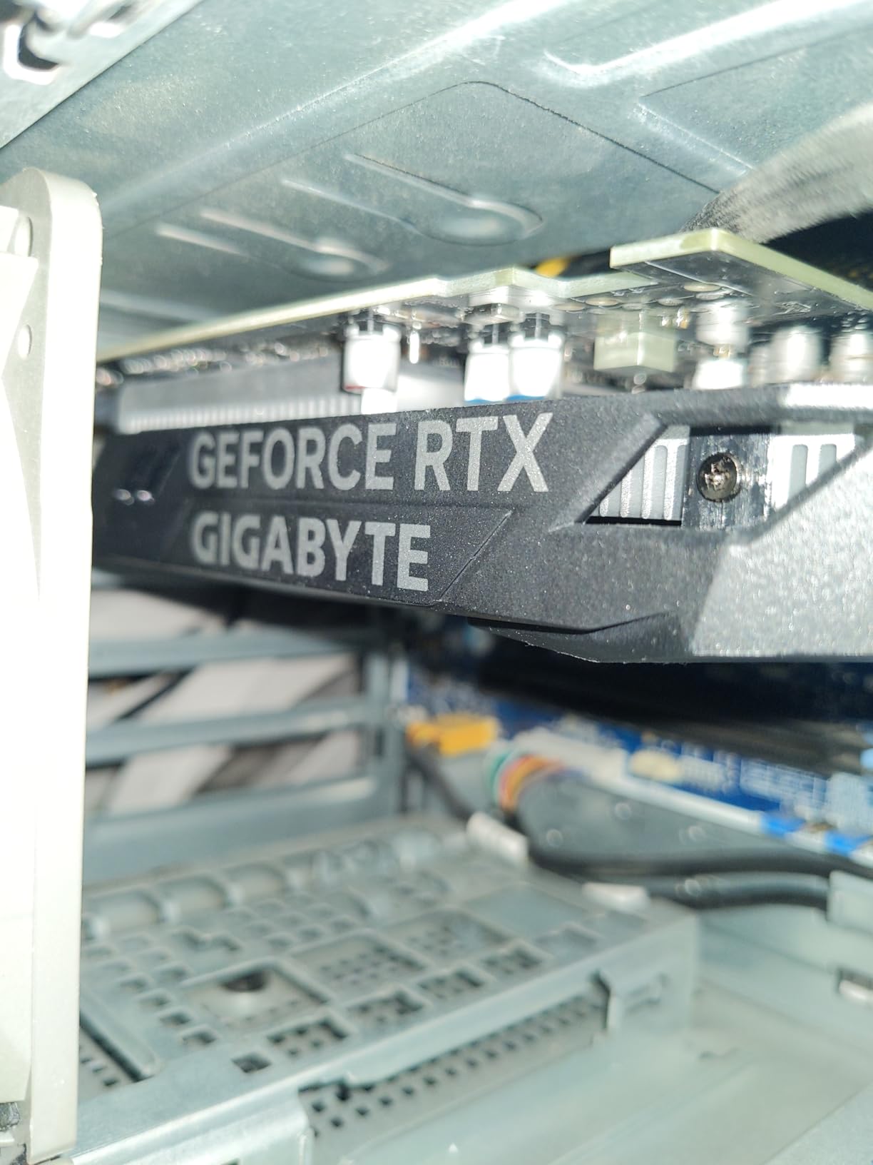 GIGABYTE GeForce RTX 3050 WINDFORCE OC V2 6G Graphics Card customer photo 2