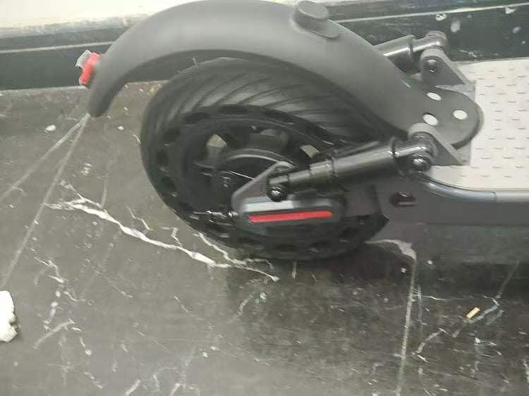 Aovowheel Electric Scooter customer photo 2