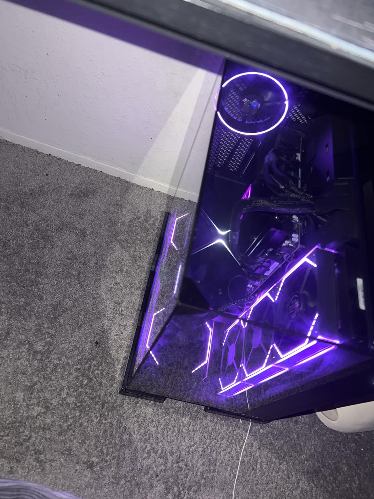 GIGABYTE B850 AORUS Elite WIFI7 AMD AM5 ATX Motherboard, Support AMD Ryzen 9000/8000/7000 Series, DDR5, 14+2+2 Power Phase, 3X M.2, PCIe 5.0, USB-C, WIFI7, 2.5GbE LAN, EZ-Latch, 5-Year Warranty customer photo 2