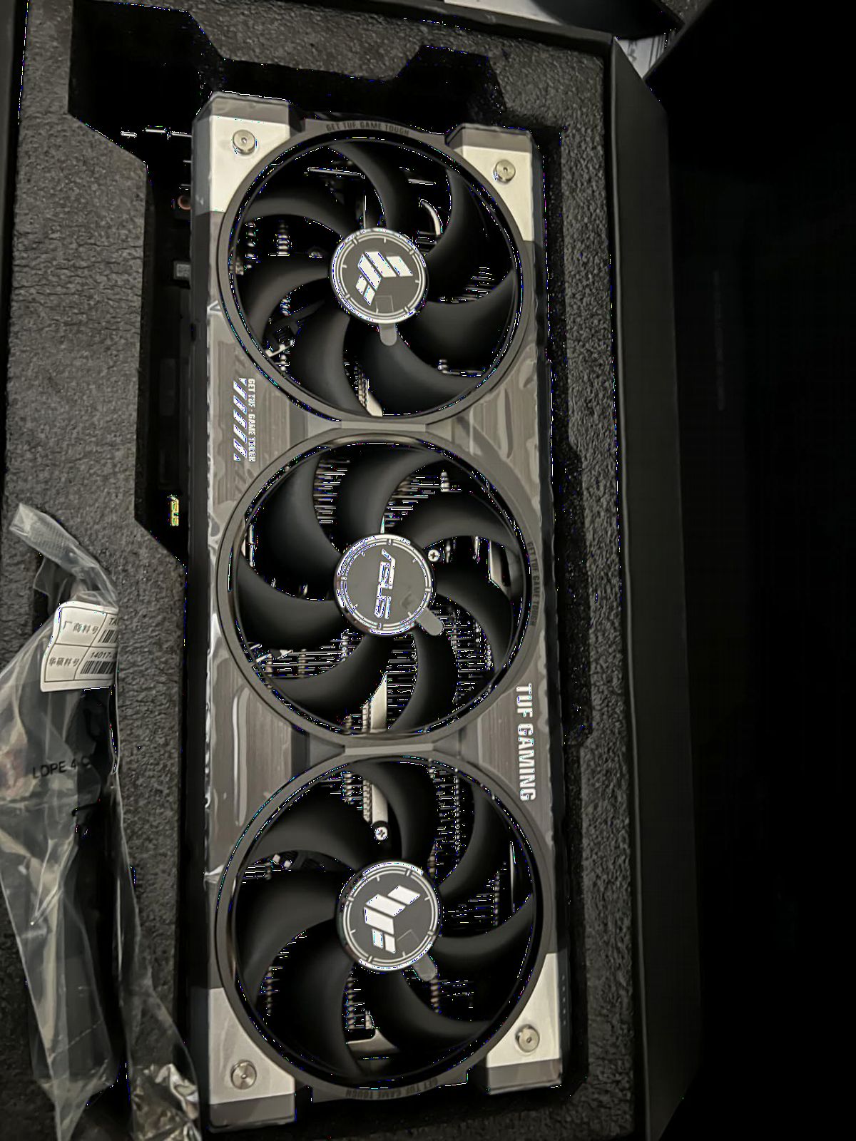 ASUS TUF Gaming GeForce RTX 5080 16GB GDDR7 OC Edition Graphics Card customer photo 2