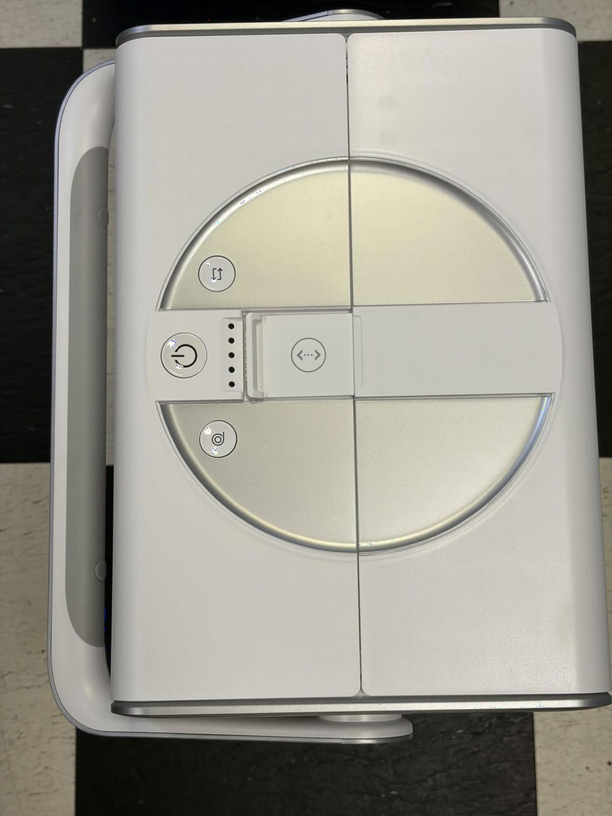 ECOVACS WINBOT W2 PRO Omni Portable Window Cleaning Robot with Multi-Functional Station, Charging While Working, Intelligent Cleaning with Triple Nozzle Water Sprayer, 12-Level Protection customer photo 1