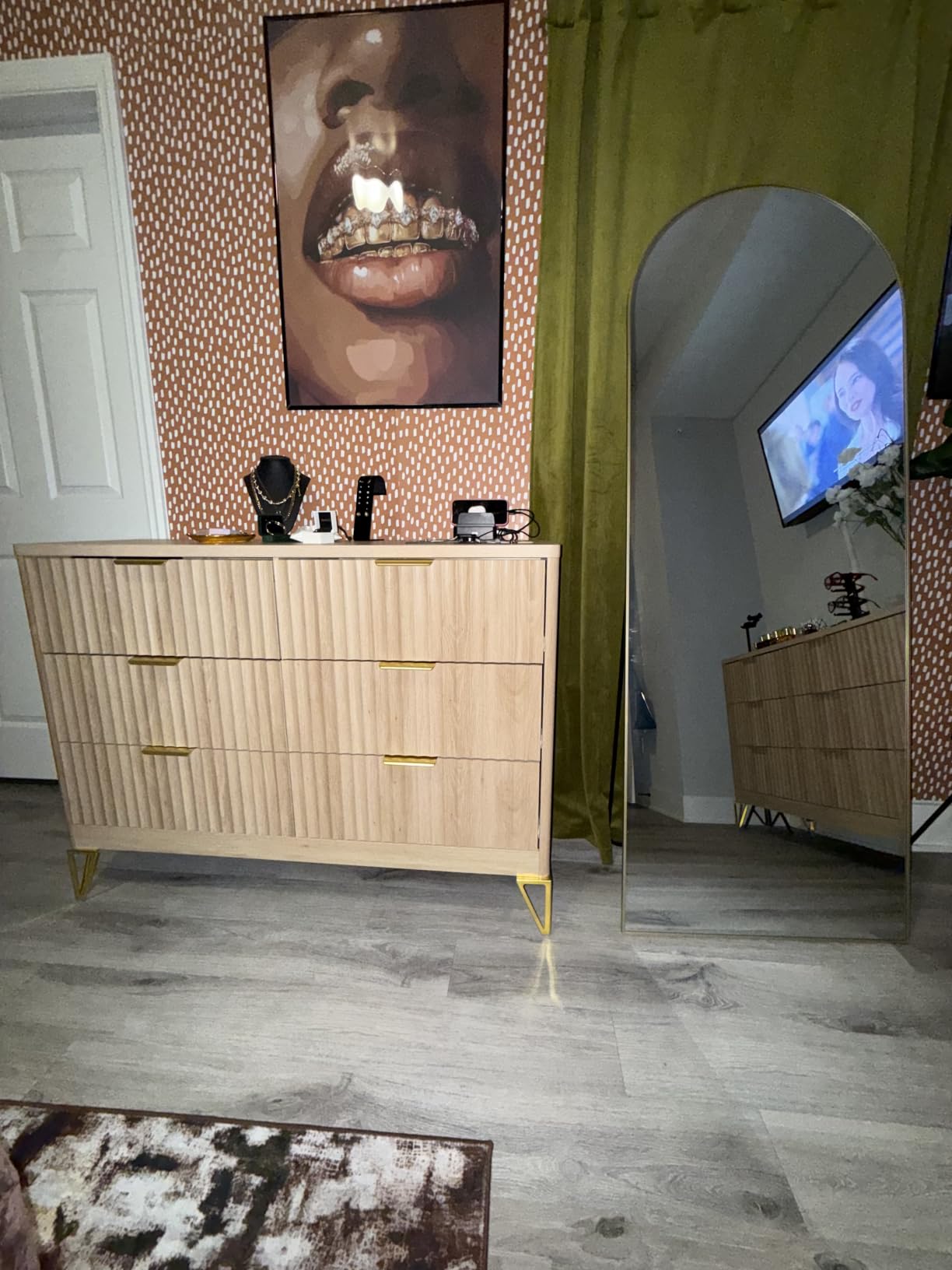 Fluted 6 Drawer Dresser for Bedroom, Wide Modern Chest of Drawers with Metal Handle, Curved Profile Design, Wood Closet Clothes Storage Organizer for Bedroom, Hallway, Natural customer photo 2