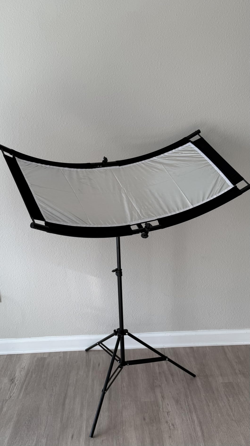 K&F CONCEPT U-Shape Reflector, 180x60cm, with 1.9m Stand, 4-in-1 Reflector | 4-in-1 Reflective Fabric, Black/Gold/White/Silver, with Storage Bag, for Photography Studios LE09 customer photo 2